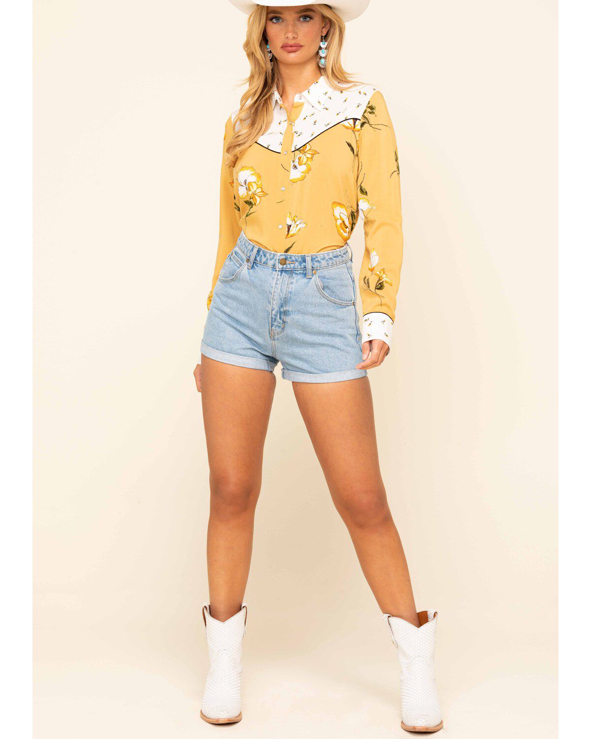 Image #6 - Rolla's Women's Light Wash Rolled Hem Duster Shorts, , hi-res