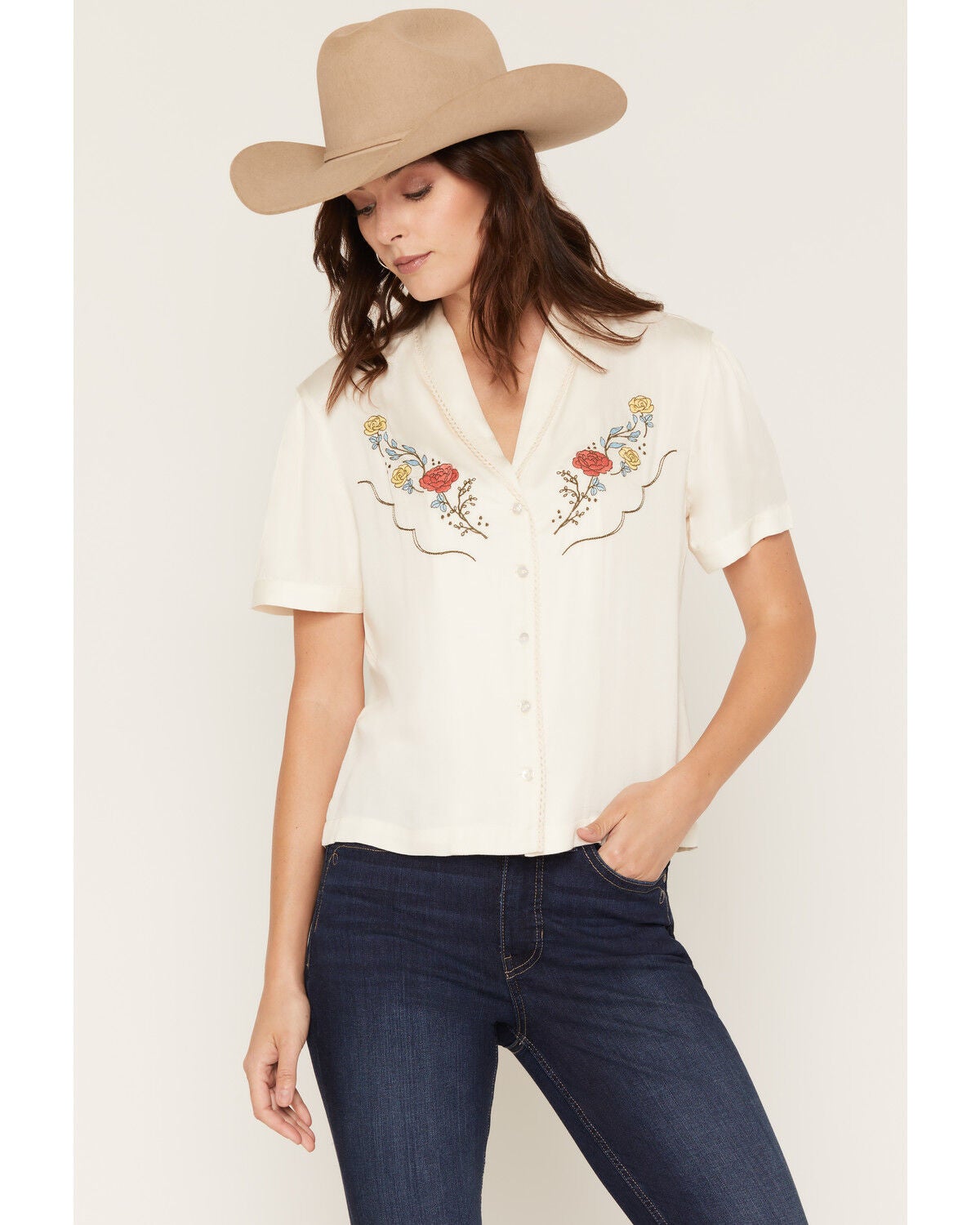 Sendero Provisions Women's Prairie Rose Embroidered Short Sleeve Button-Down Blouse, White, hi-res