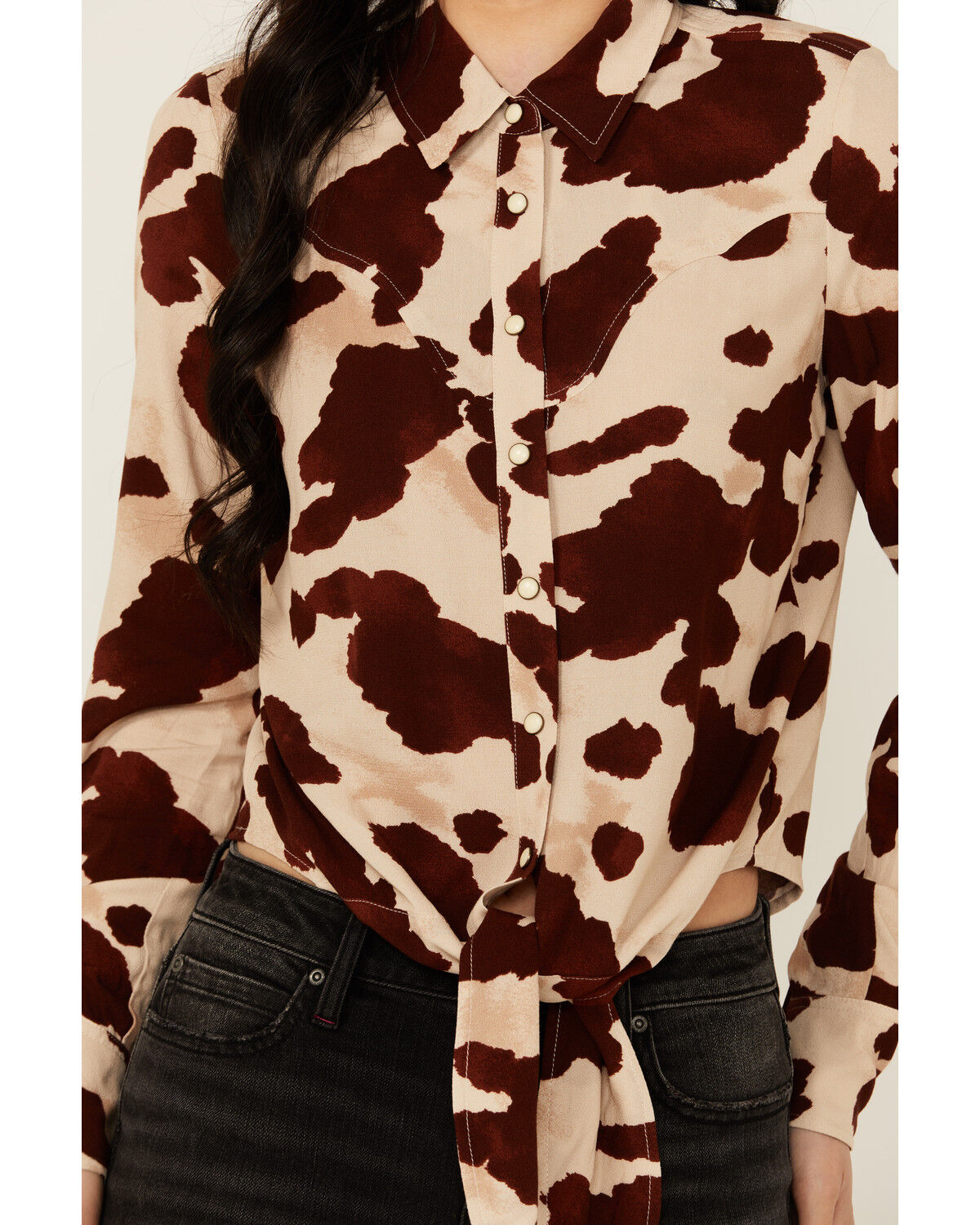 Image #4 - Idyllwind Women's Jeny Cow Print Long Sleeve Snap Tie-Front Western Shirt, Ivory, hi-res