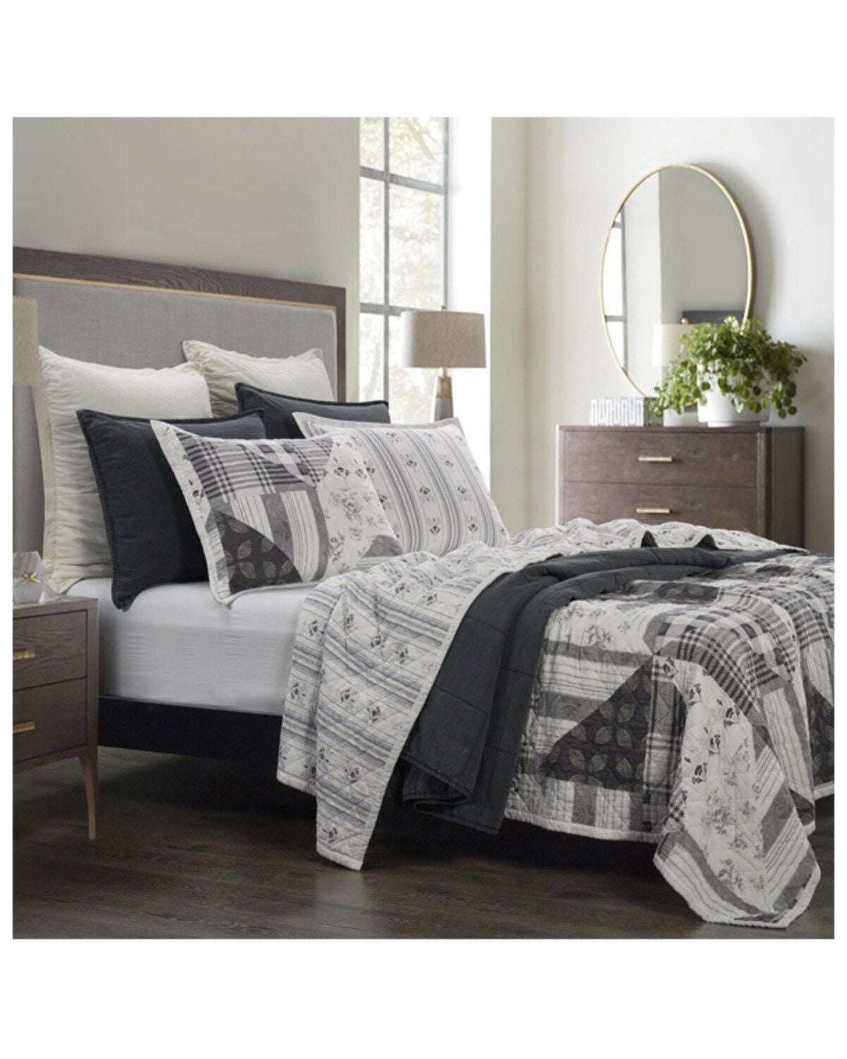 HiEnd Accents Black Patchwork Prairie Reversible 3-Piece Full/Queen Quilt Set, Black, hi-res