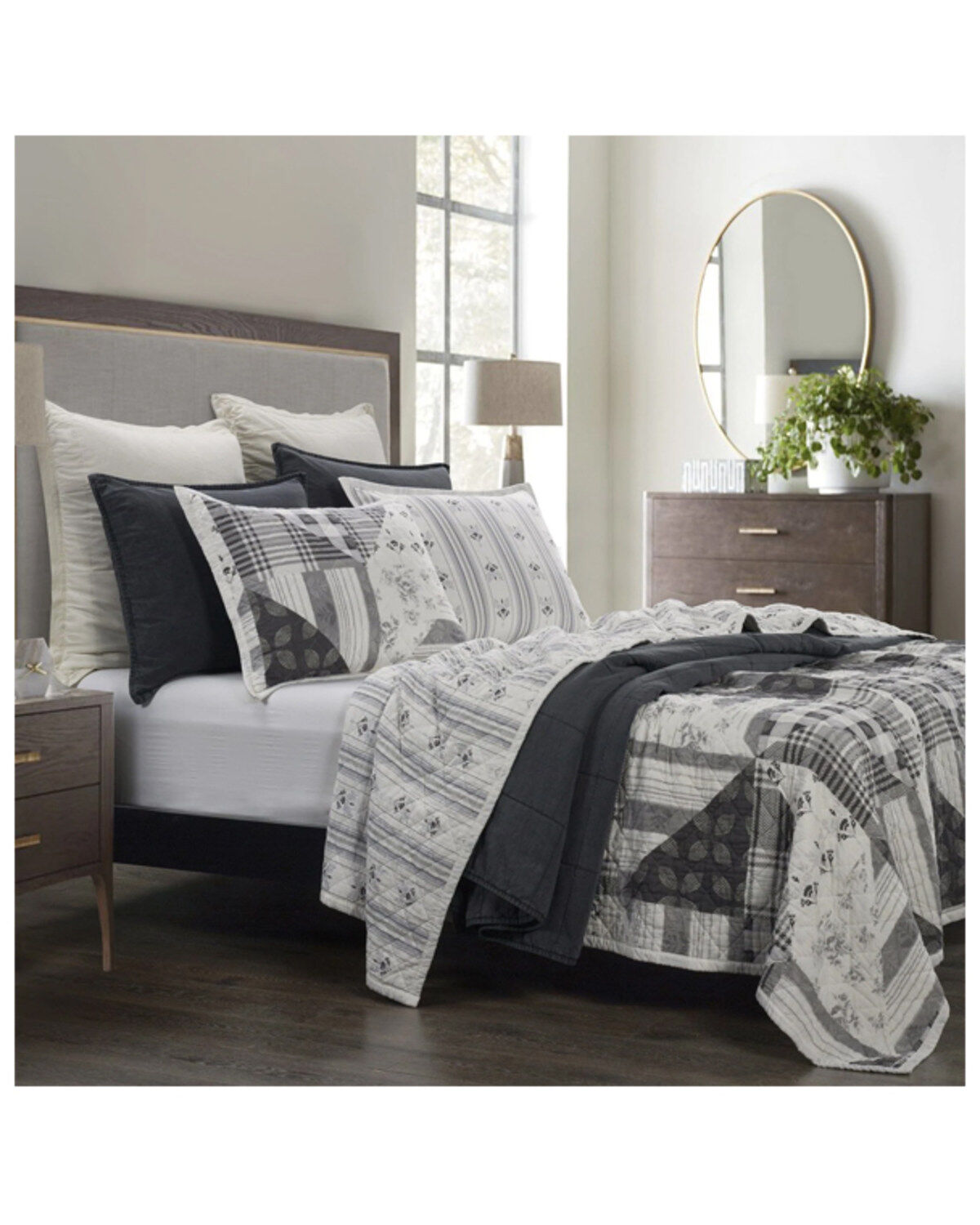 Image #1 - HiEnd Accents Black Patchwork Prairie Reversible 3-Piece Full/Queen Quilt Set, Black, hi-res