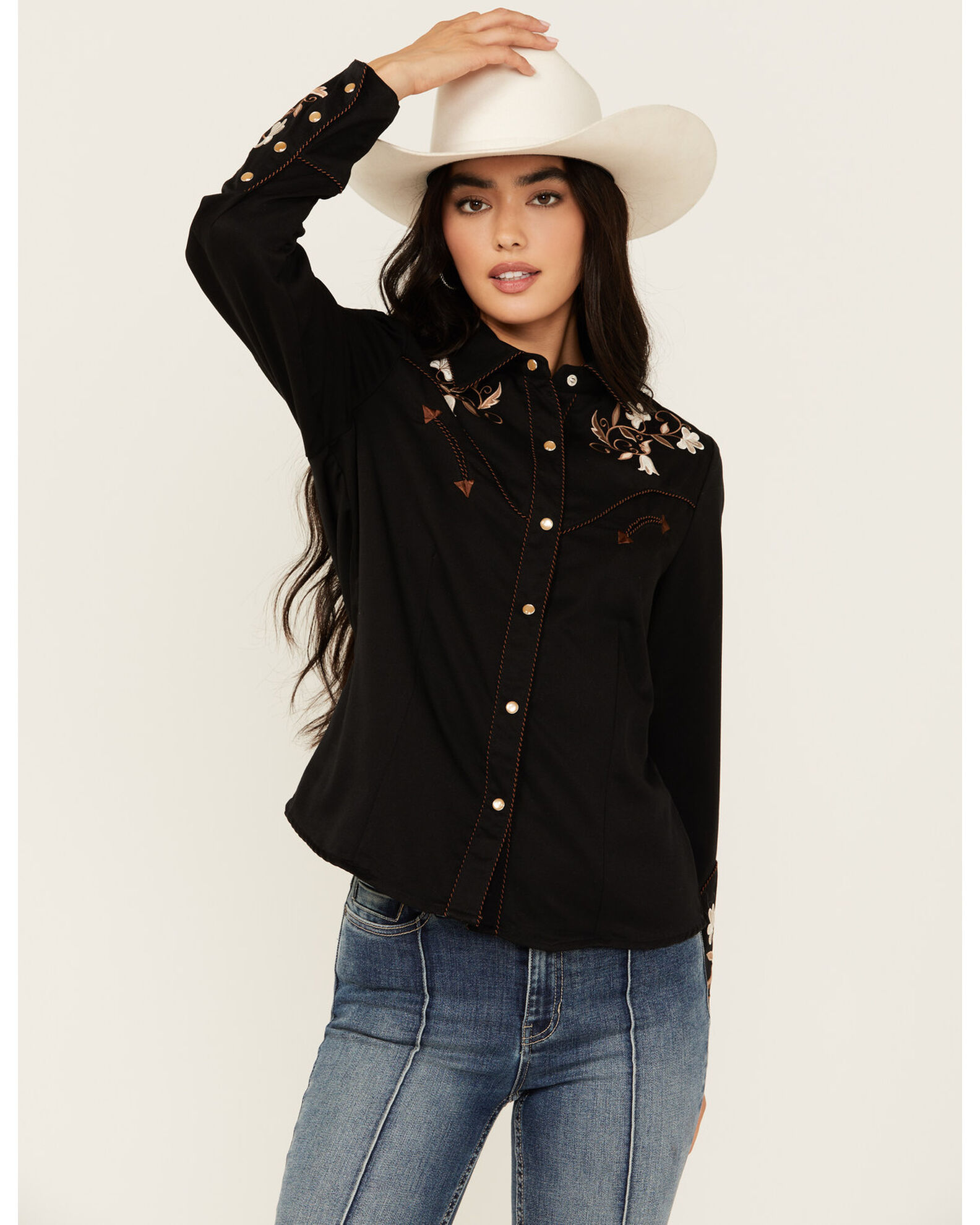 Scully Women s Floral Embroidered Long Sleeve Pearl Snap Western