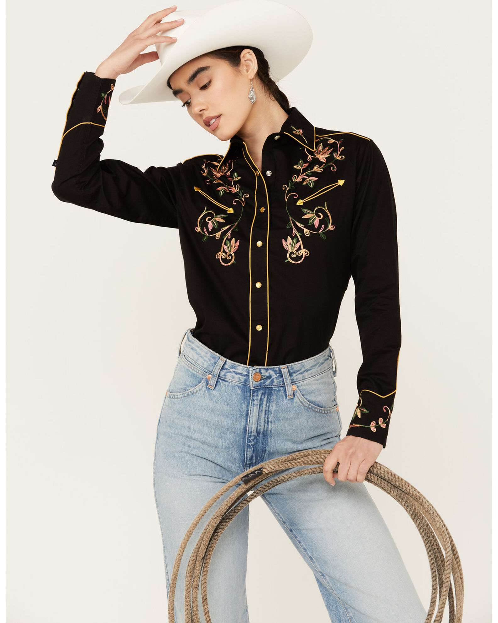 Rockmount Ranchwear Women s Floral Embroidered Long Sleeve Pearl