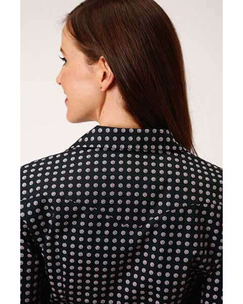 Roper Women's Geo Print Long Sleeve Western Shirt - Plus, Black, hi-res