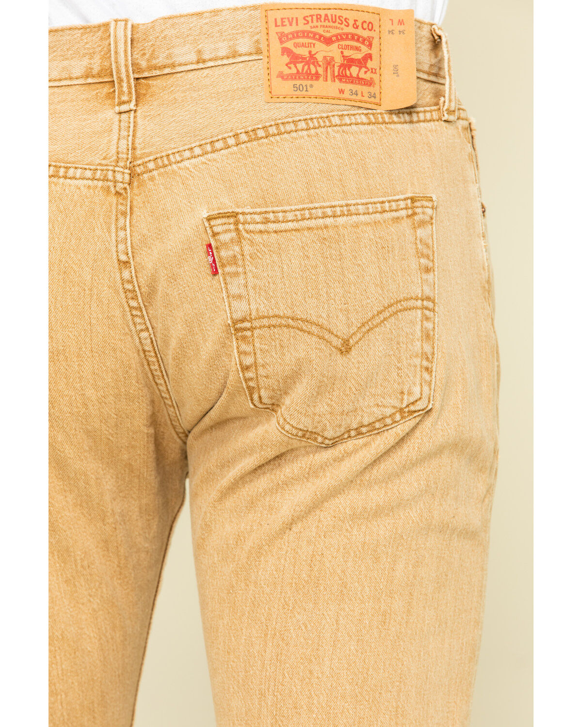 tan levis 501