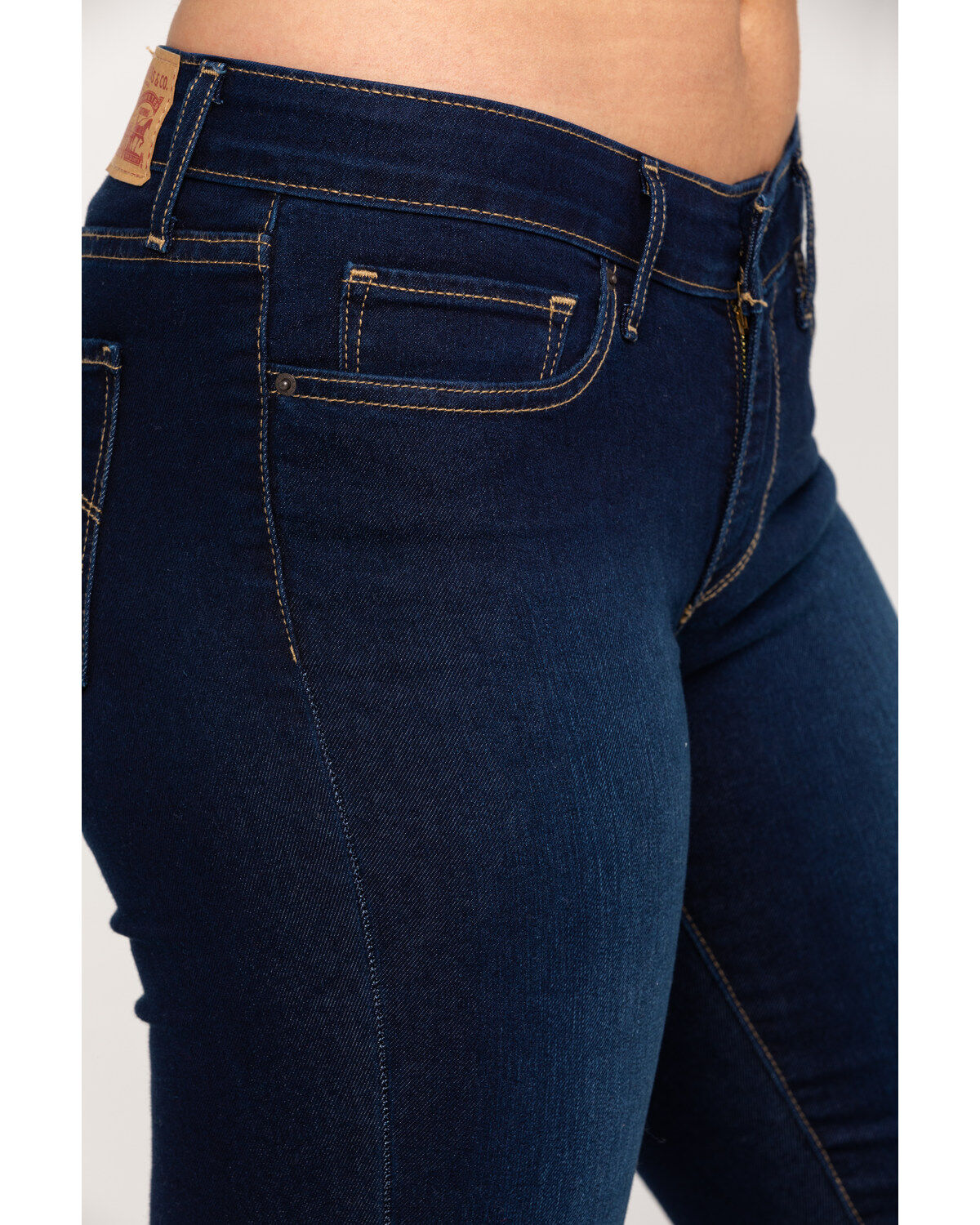 women's colored levi jeans