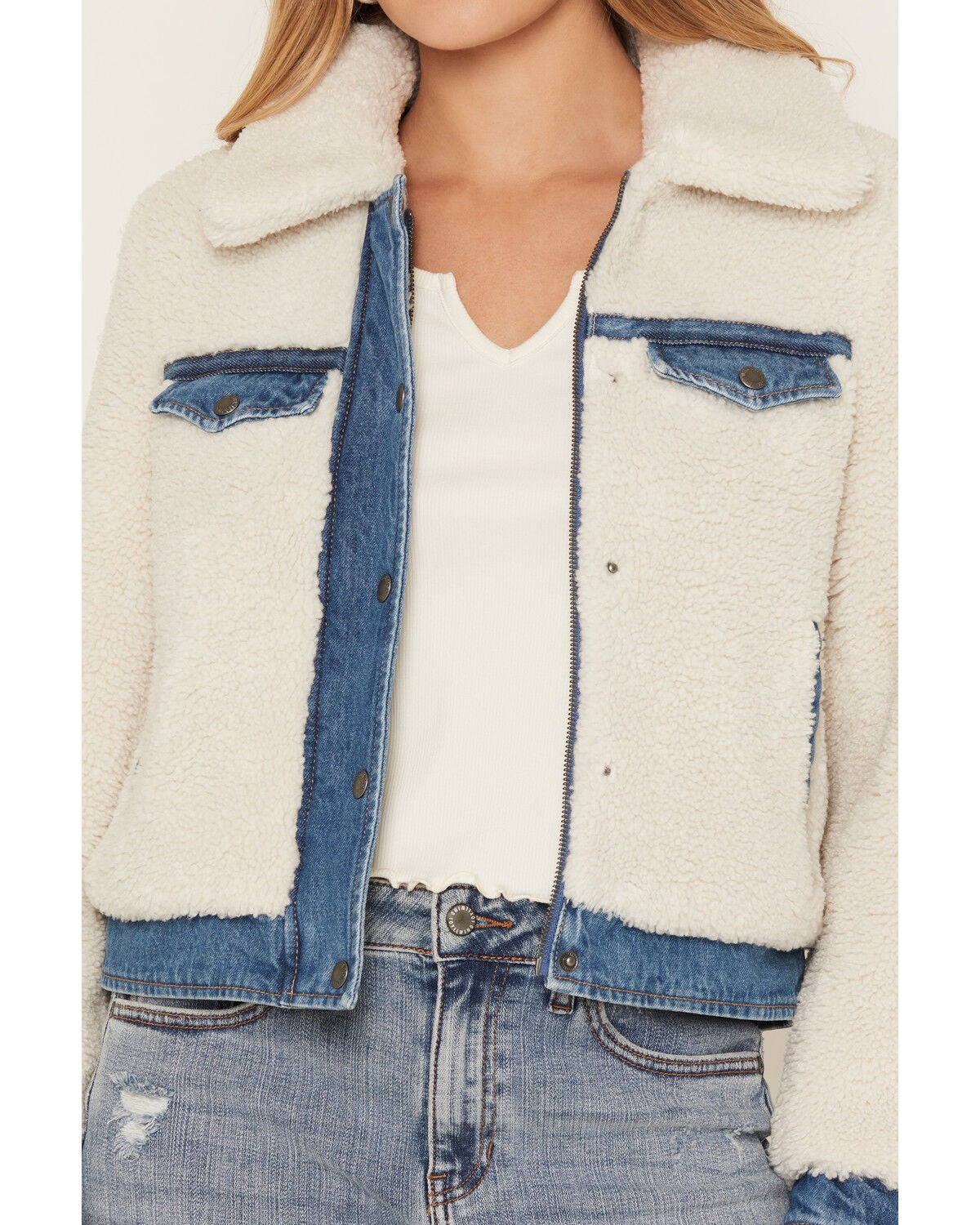 Image #3 - Levi's Women's Contrast Sherpa Jacket, Medium Wash, hi-res