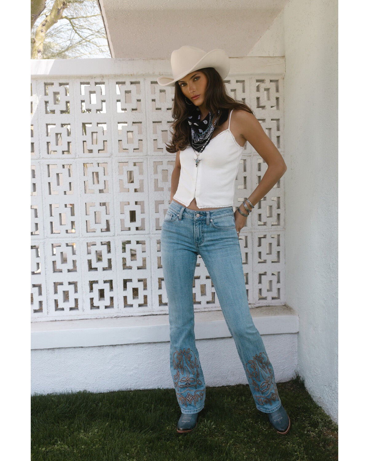 Women's Idyllwind Rebel Light Wash Mid Rise Boot Stitch Bootcut Super