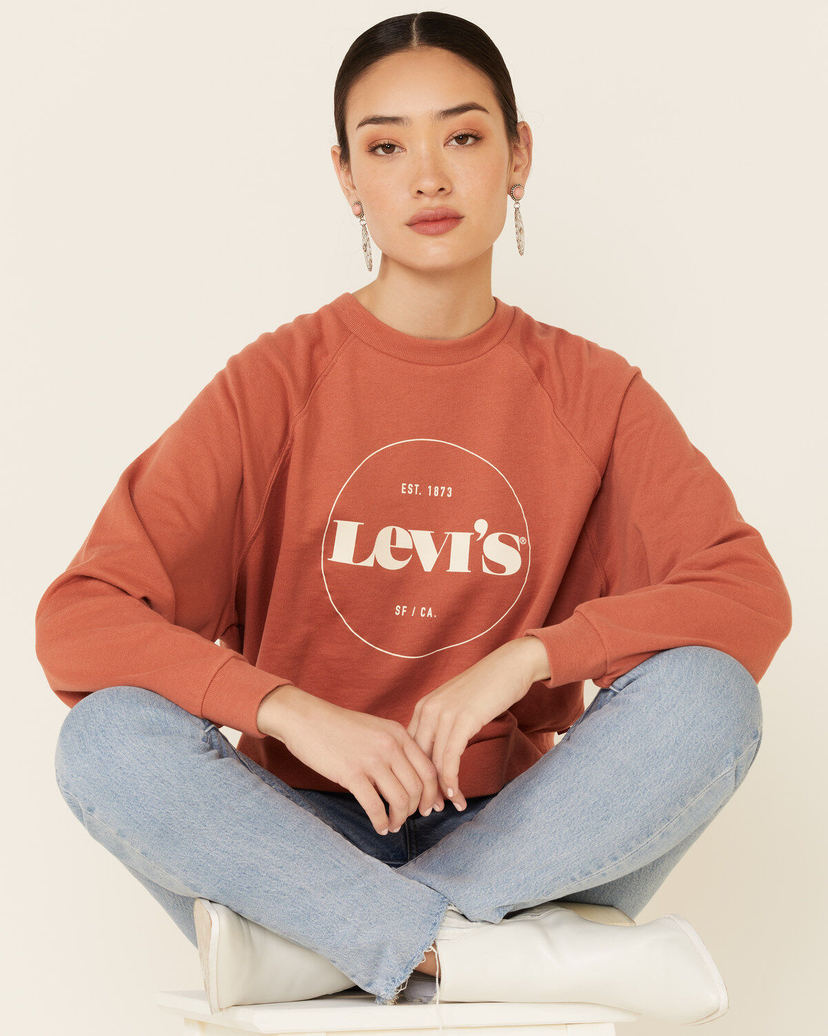 Women's Levi's Mauve Circle Logo Pullover Sweatshirt