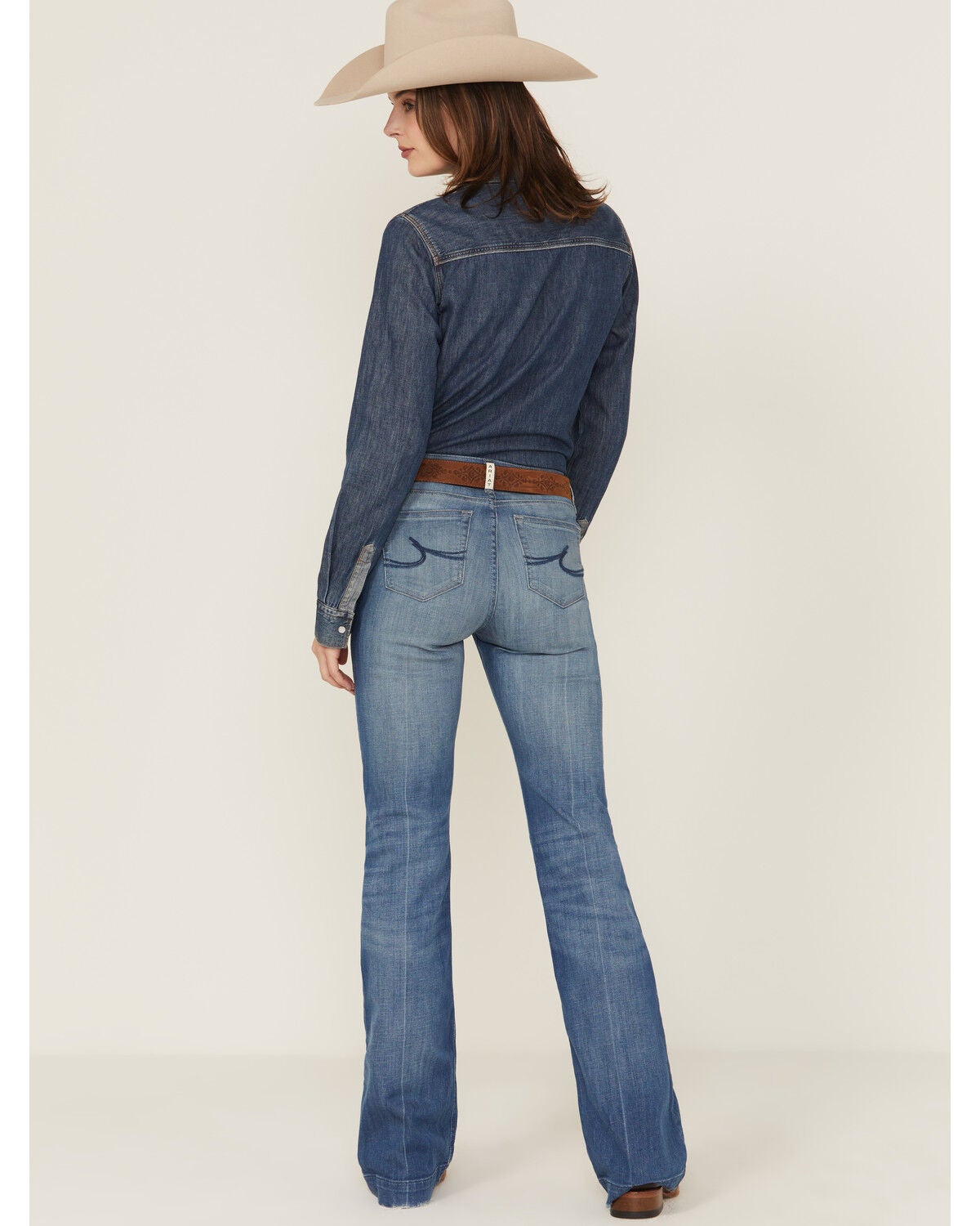 Ariat Women’s Elaina High Rise Slim Trouser Jeans in Medium Wash Stretch Denim – Size 27 Regular Boot-Friendly Western Fit