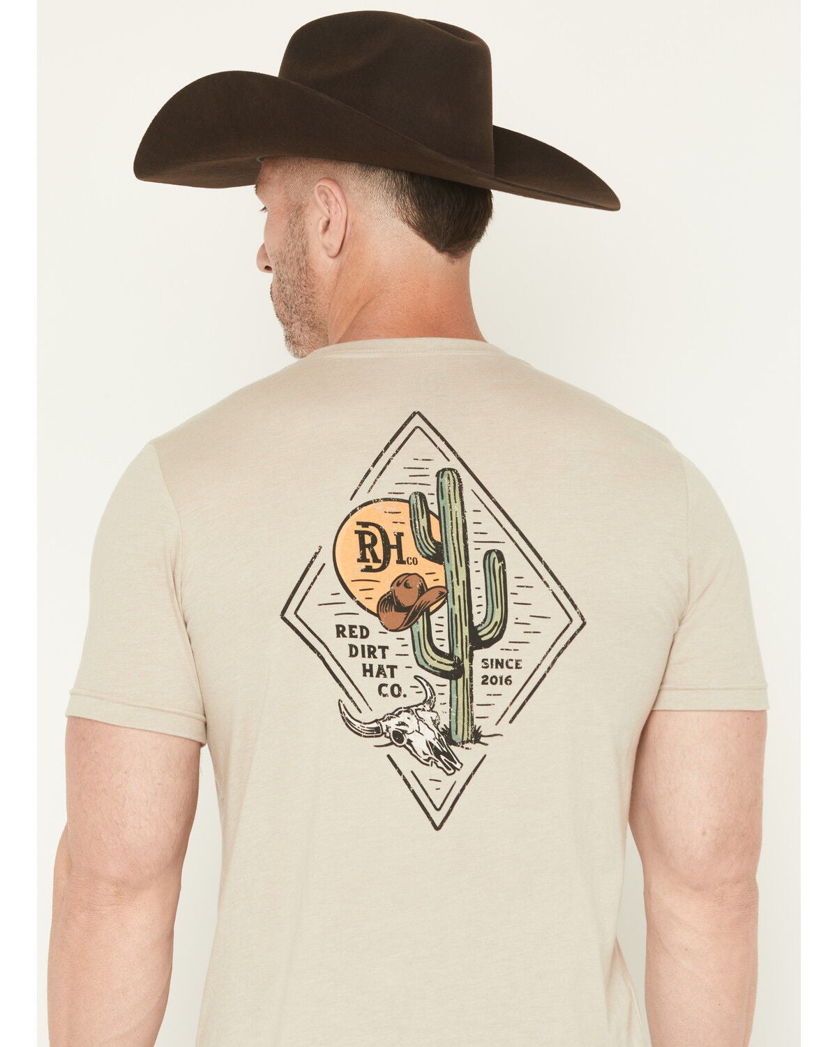 Men's Red Dirt Hat Diamond Cactus Short Sleeve Graphic T-Shirt