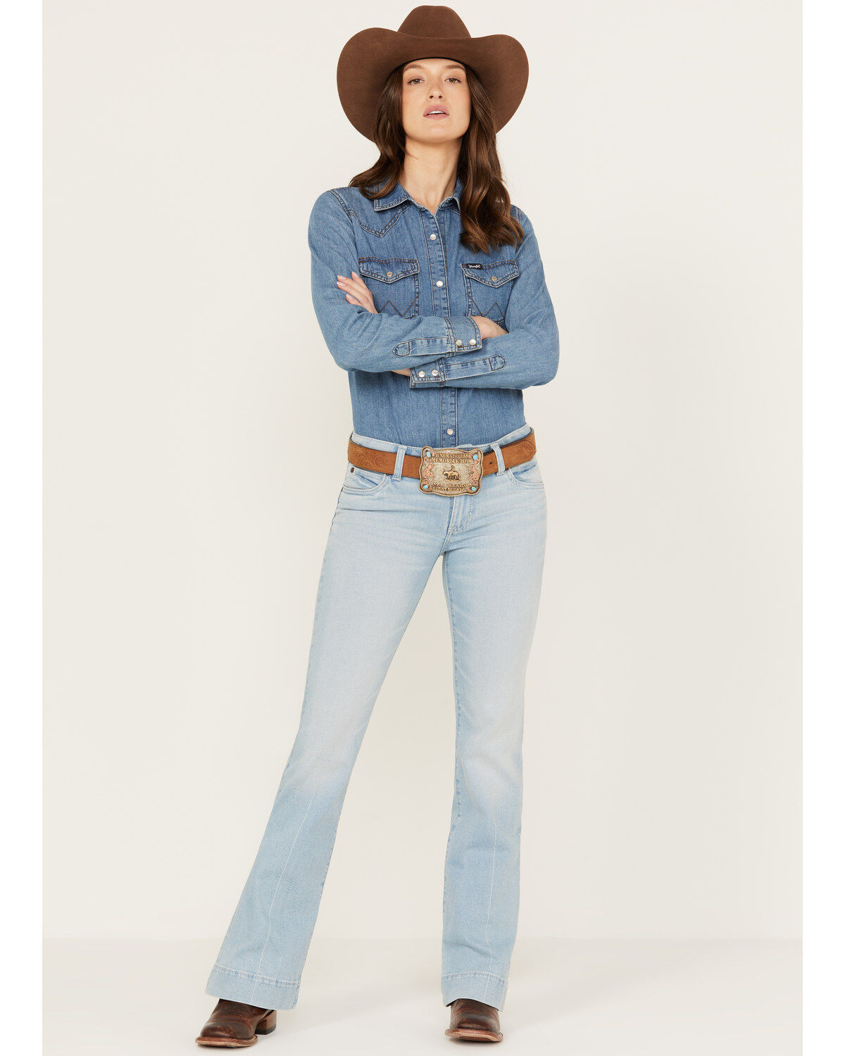 Women's Wrangler Retro Mid Rise Light Wash Mae Wide Leg Trouser Jeans