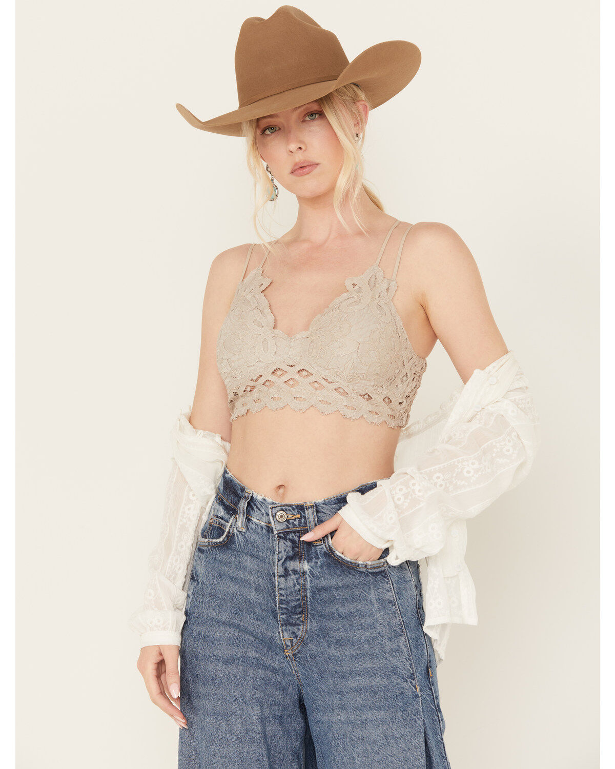 Women's Wishlist Strappy Lace Applique Scallop Lace Bralette