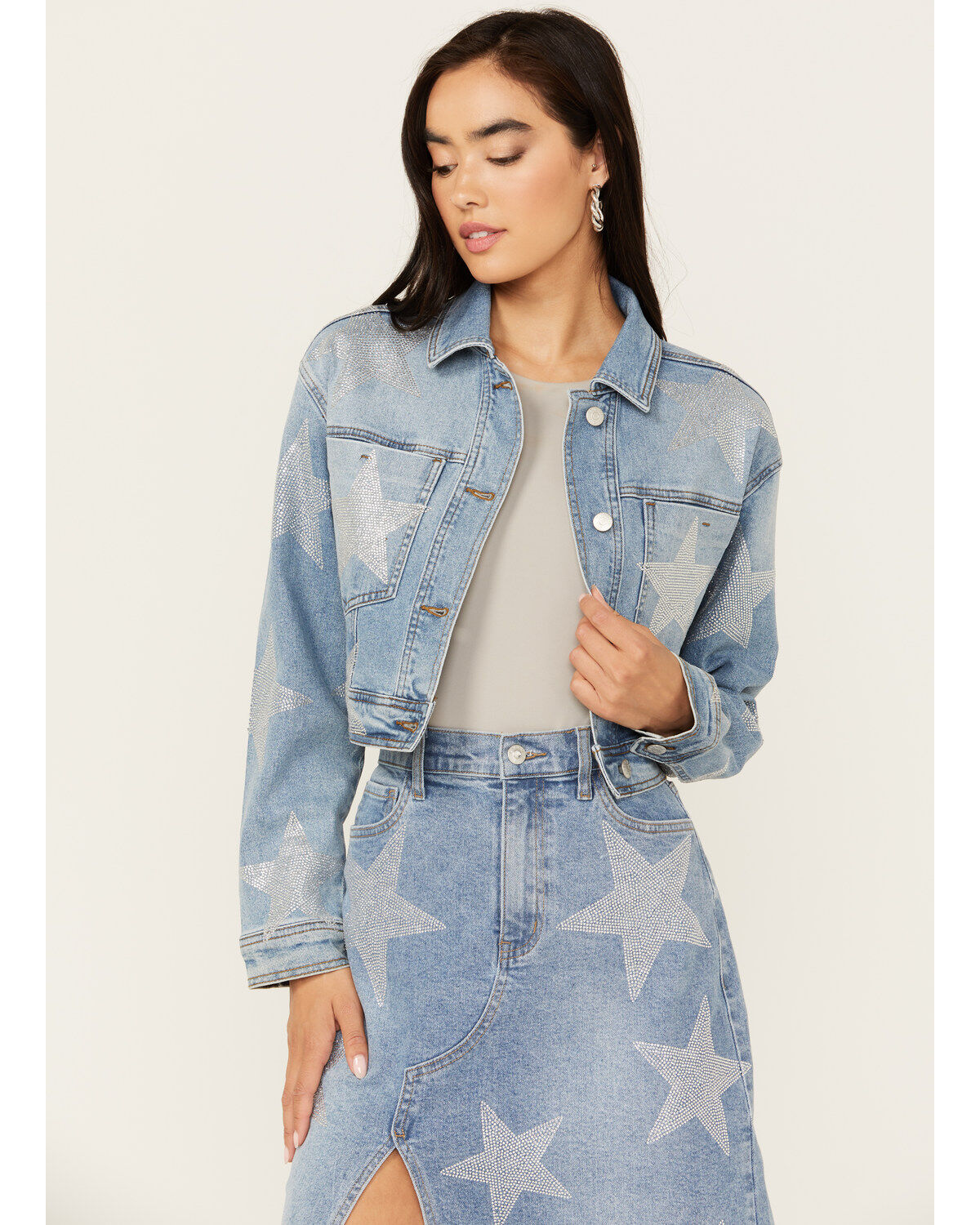 Women's Vibrant Denim Medium Wash Cropped Rhinestone Star Denim Jacket