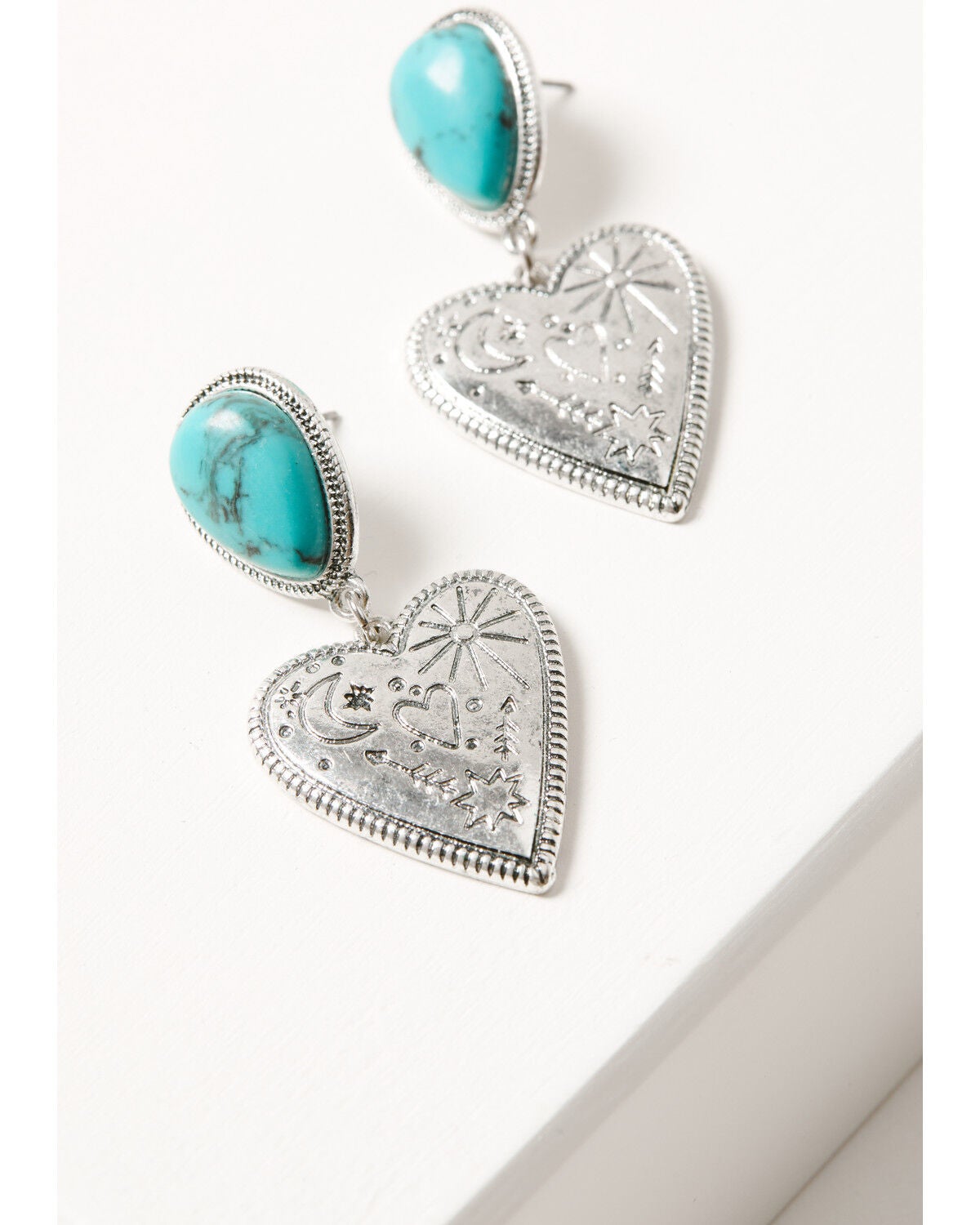 Women's Shyanne Heart Dangle Statement Earrings