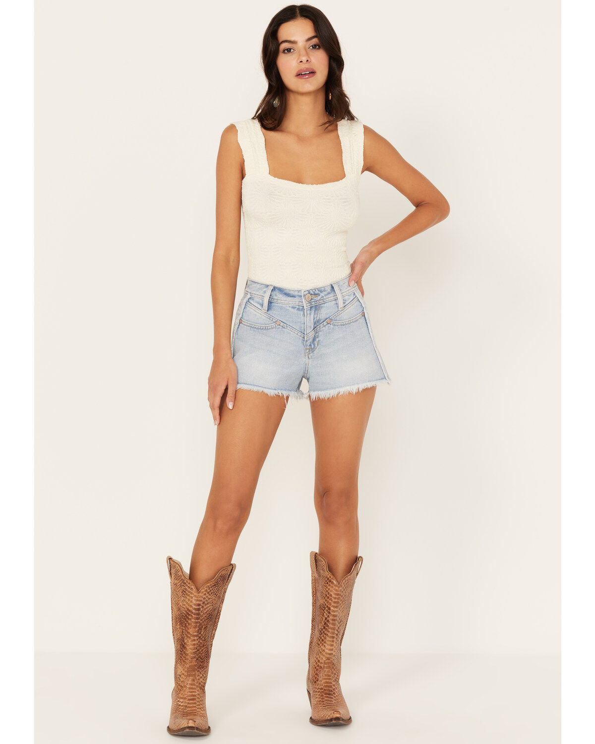 Women's Shyanne Light Wash Mid Rise Shorts