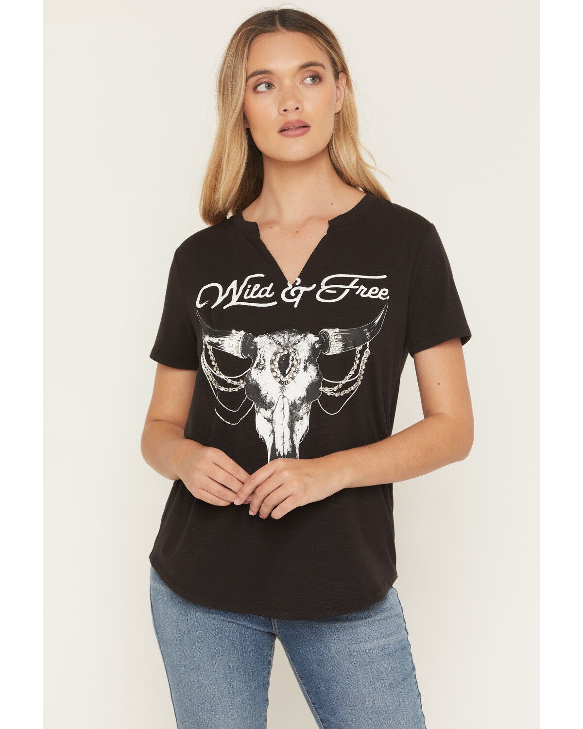 Women's Blended Steer Head Rhinestone Short Sleeve Graphic Tee