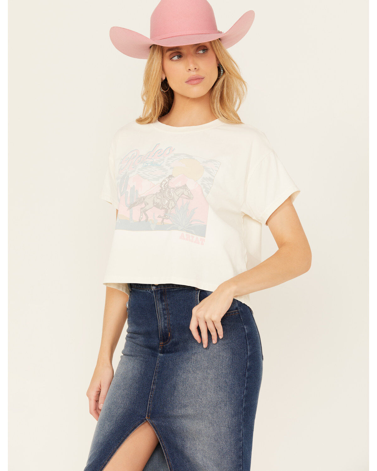 Women's Ariat Rodeo Bound Short Sleeve Cropped Graphic Tee