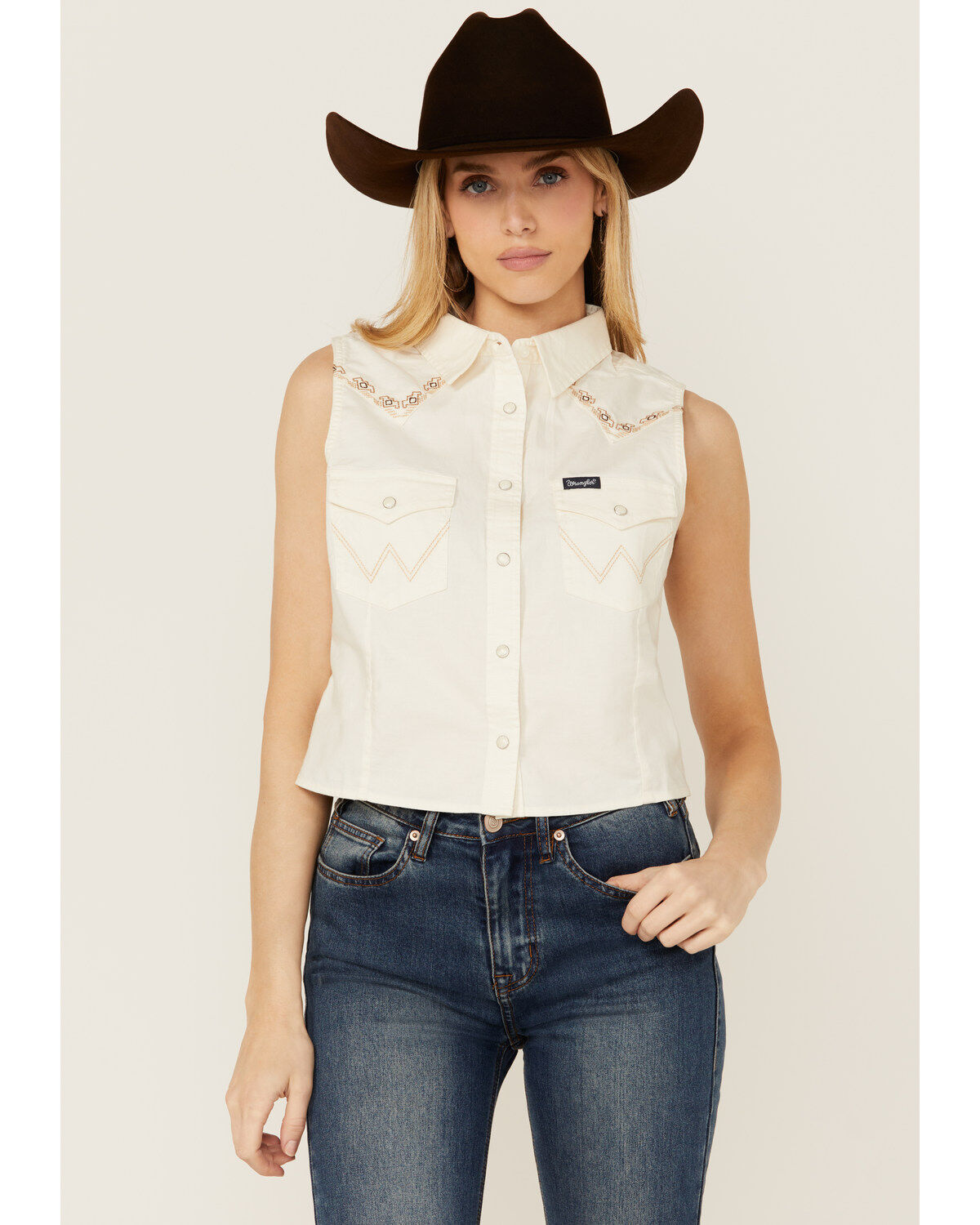 Women's Wrangler Retro Embroidered Sleeveless Snap Western Shirt