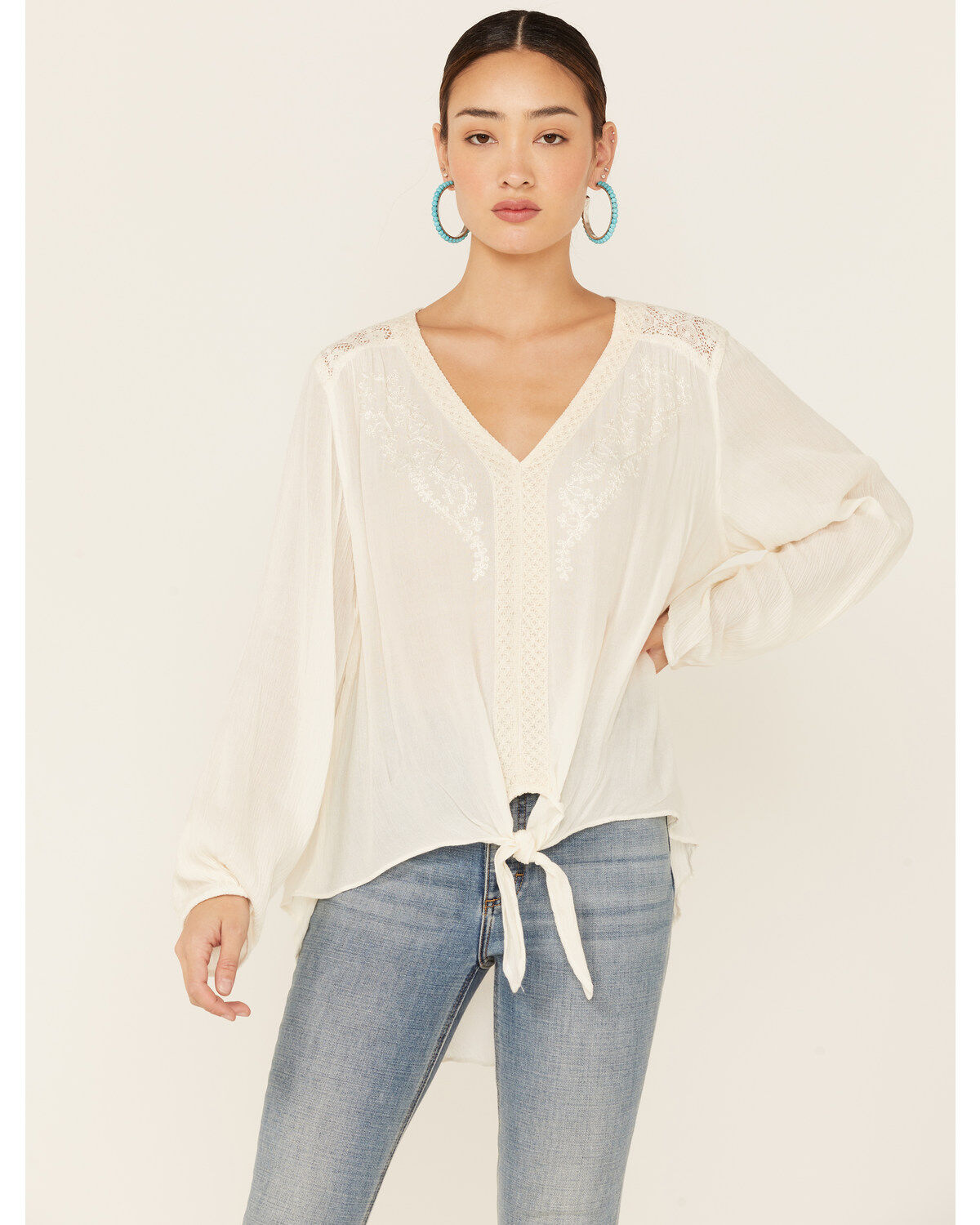 Women's Nostalgia Solid Cream Lace Tie-Front Long Sleeve Top