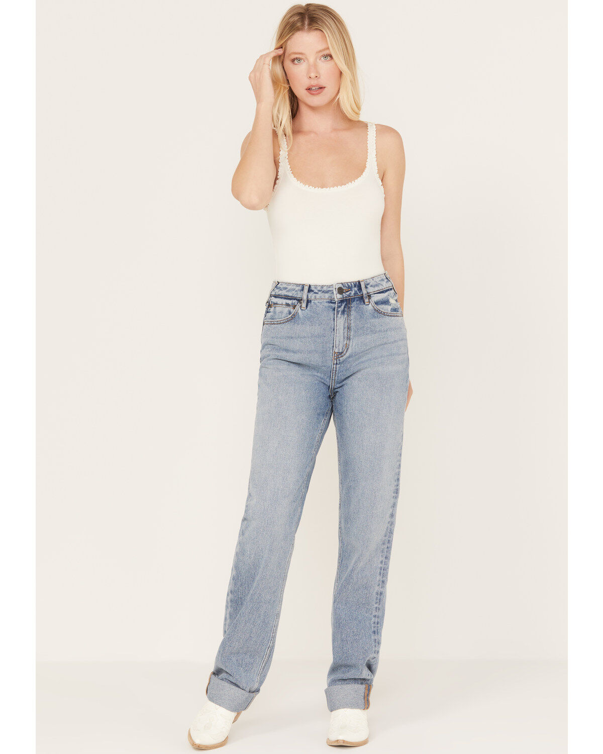 Women's Cleo + Wolf Medium Wash Short Straight Cuffed Jeans