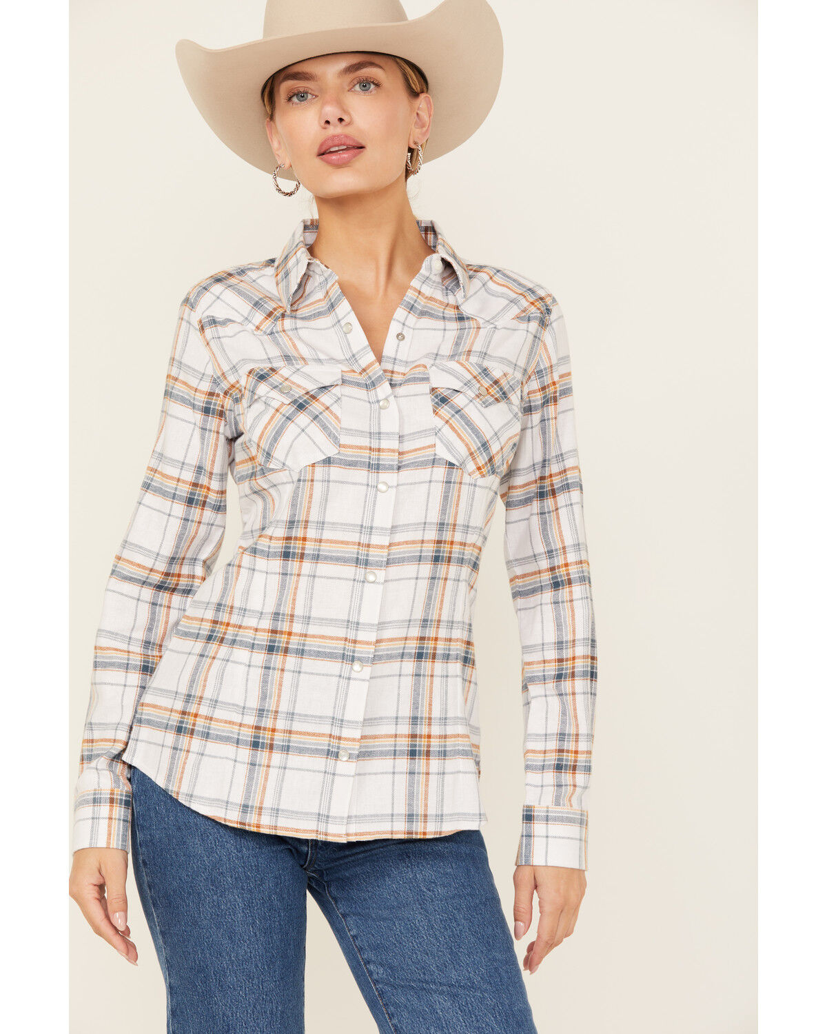 Women's Wrangler Retro Plaid Print Long Sleeve Pearl Snap Flannel Shir