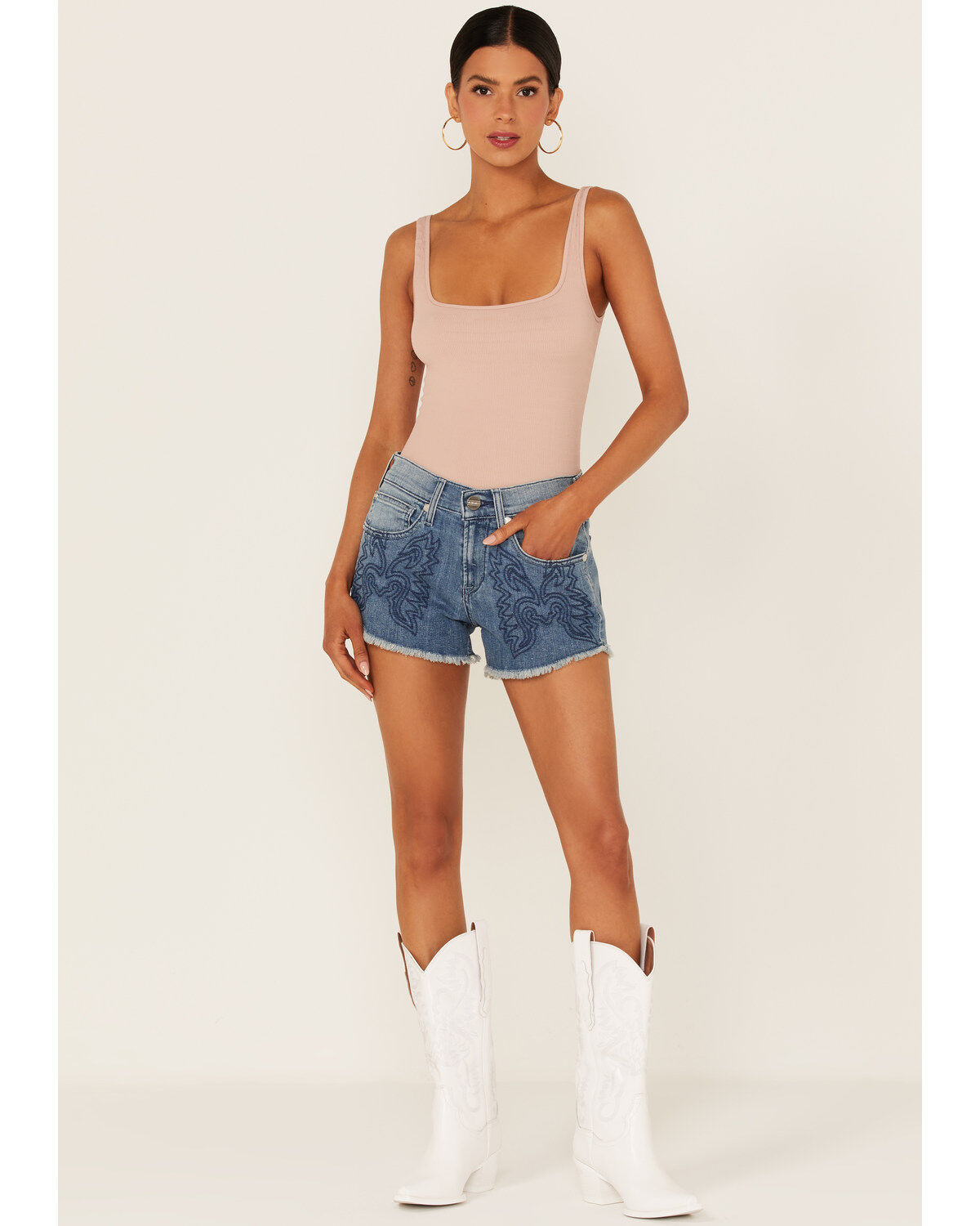 Women's Ariat Serenity Embroidered Front 3" Shorts