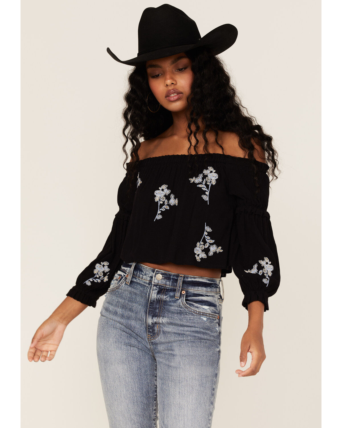 Women's Shyanne Floral Embroidered Off-Shoulder Crop Top