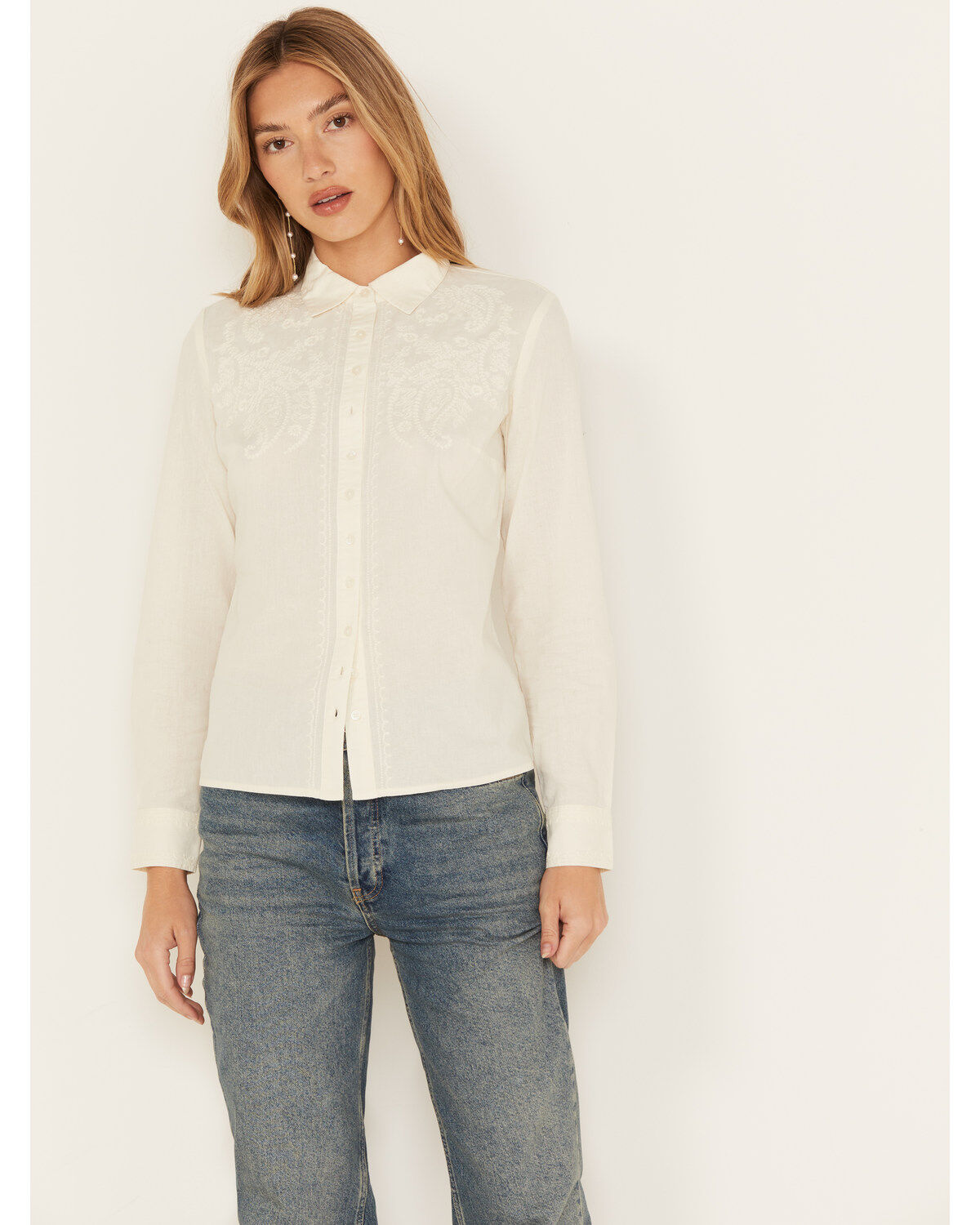 Women's Shyanne Floral Embroidered Long Sleeve Button-Down Western Shi