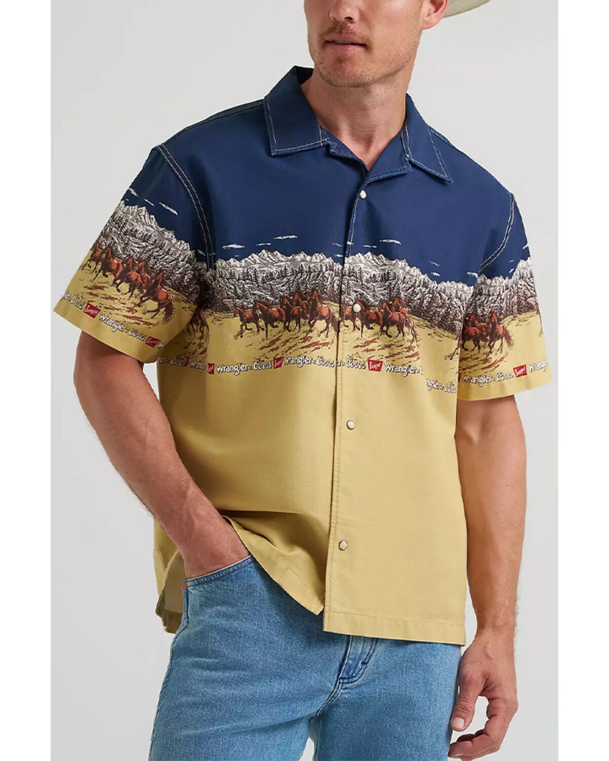 Men's Wrangler X Coors Banquet Border Print Resort Short Sleeve Snap W