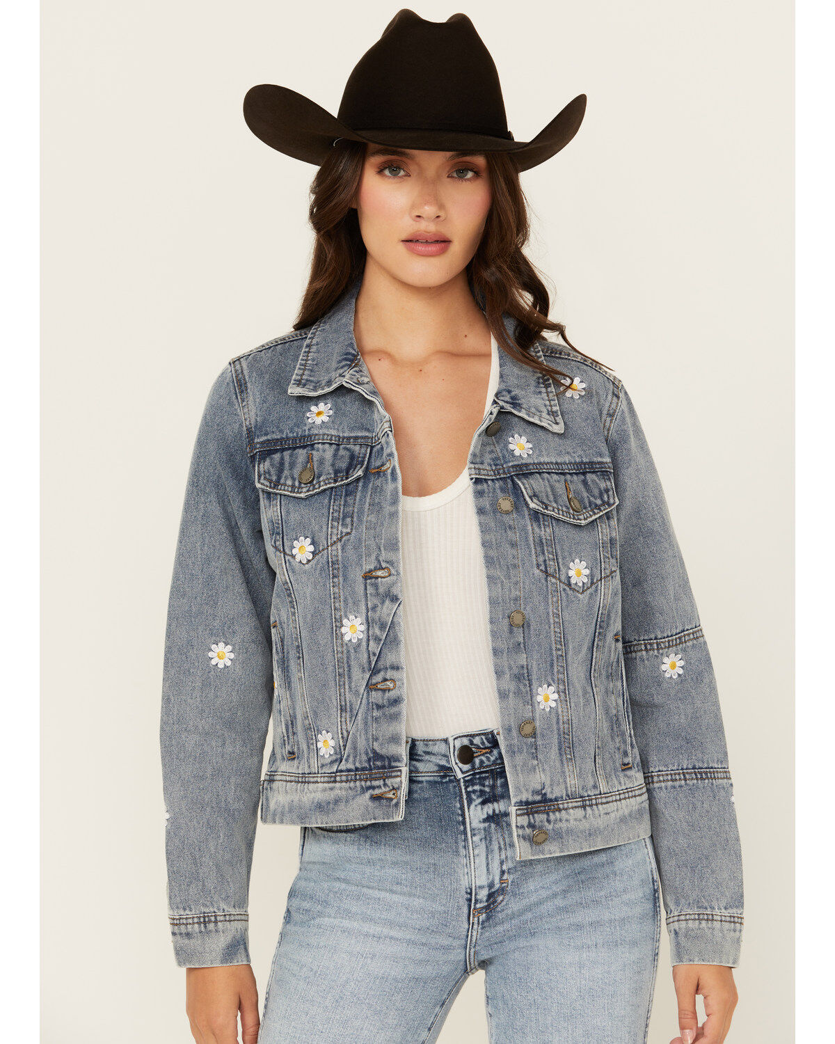 Women's Veveret Medium Wash Daisy Embroidered Denim Jacket