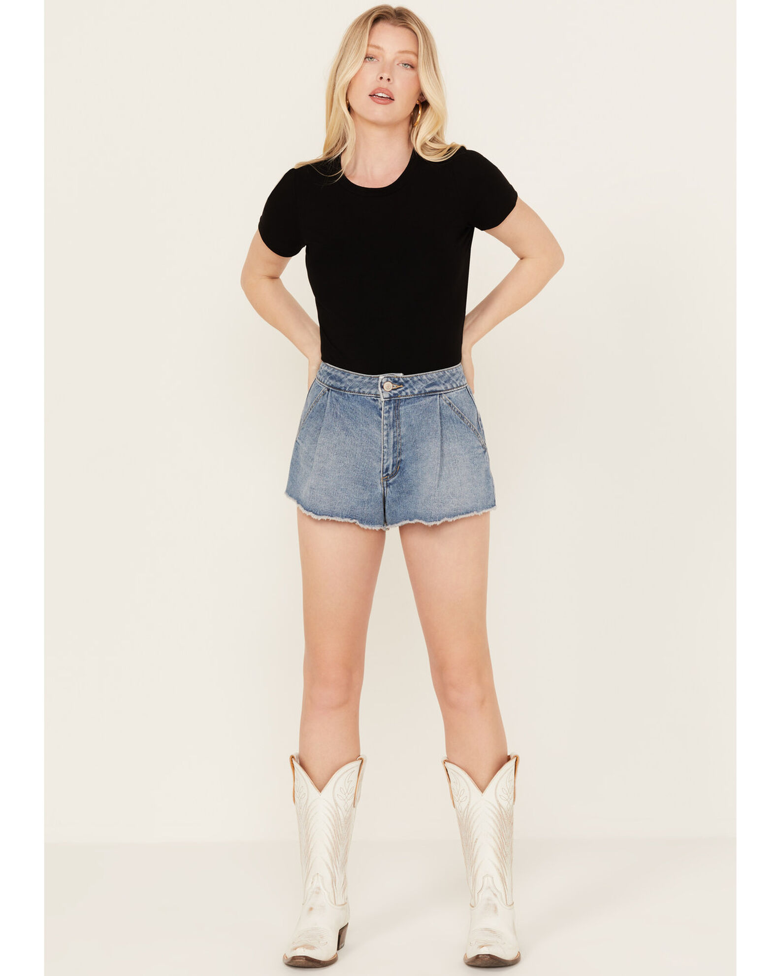Shyanne Women's Light Wash Super High Rise Pull On Shorts