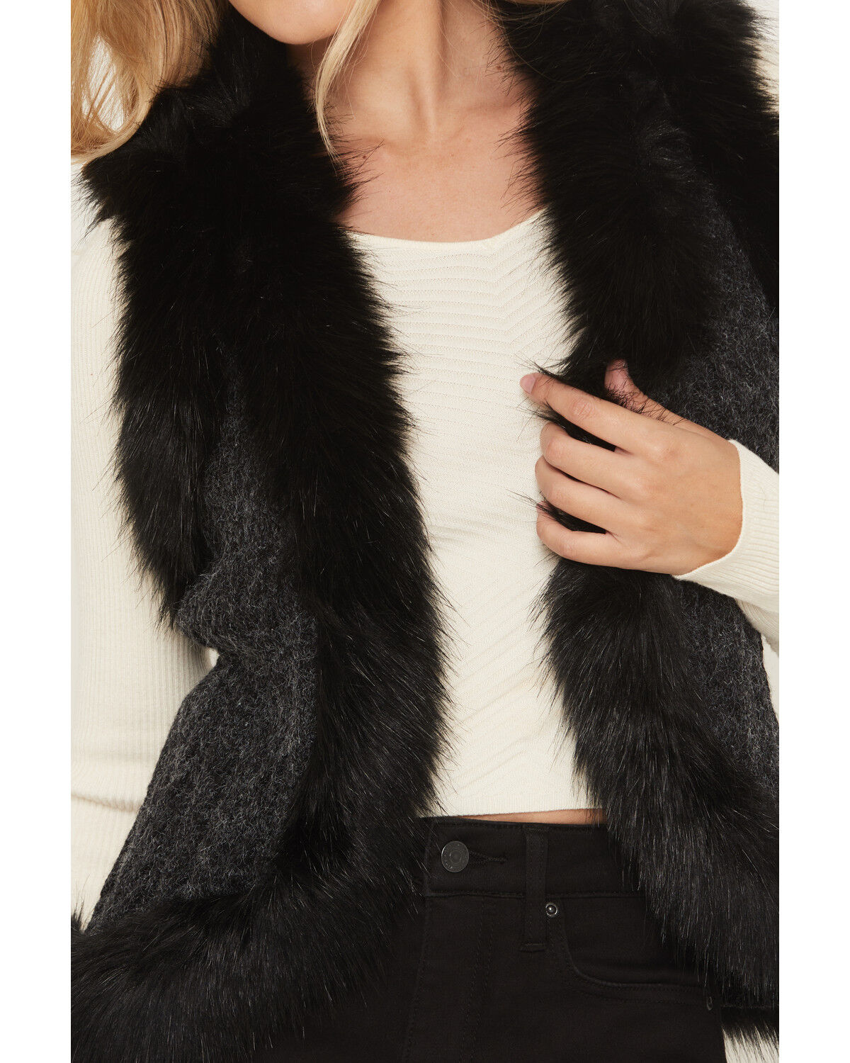 Shyanne Women's Cable Knit Vest