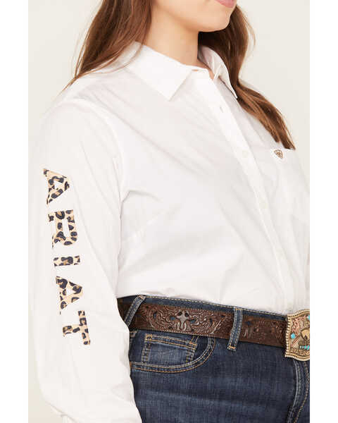  Ariat Women's Team Kirby Leopard Logo Stretch Shirt - Plus, White, hi-res