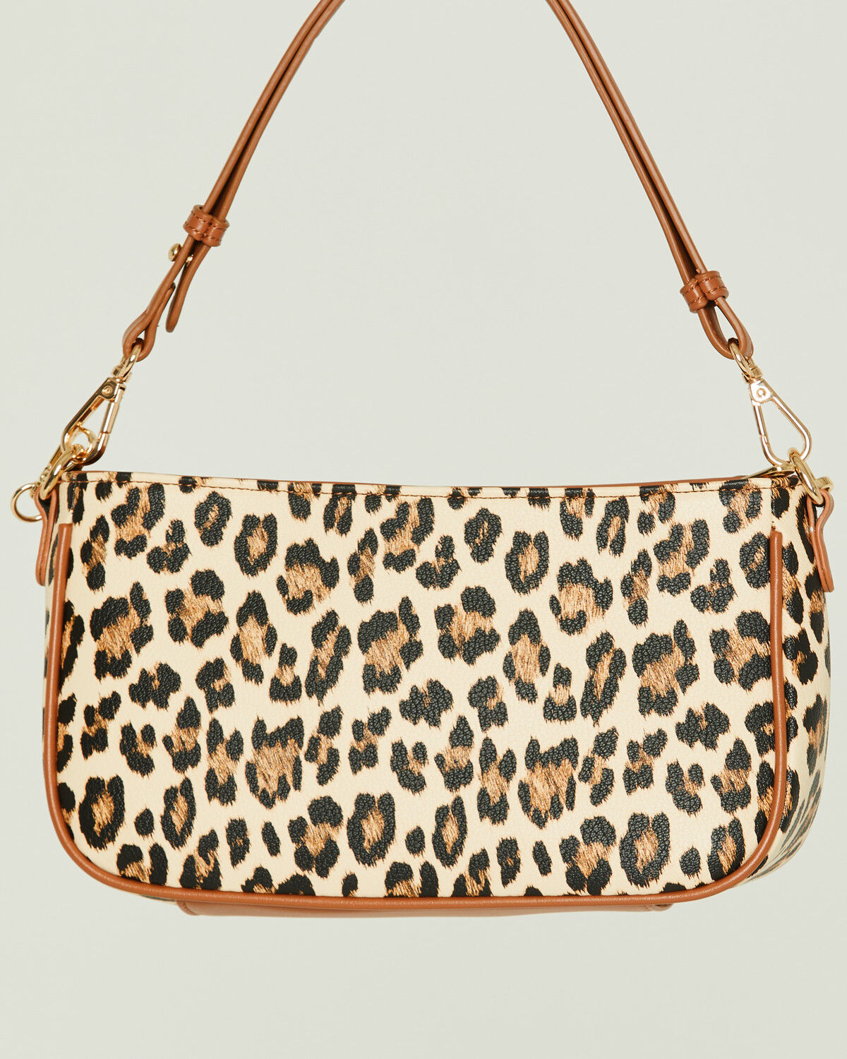 Product Name:  Wrangler Women's Boot Barn Exclusive Leopard Print Shoulder Bag with Chain