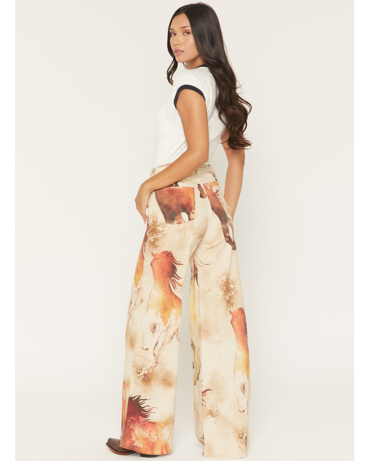 Product Name:  Wrangler X Lainey Wilson Women's High Rise Horse Wide Leg Stretch Denim Jeans