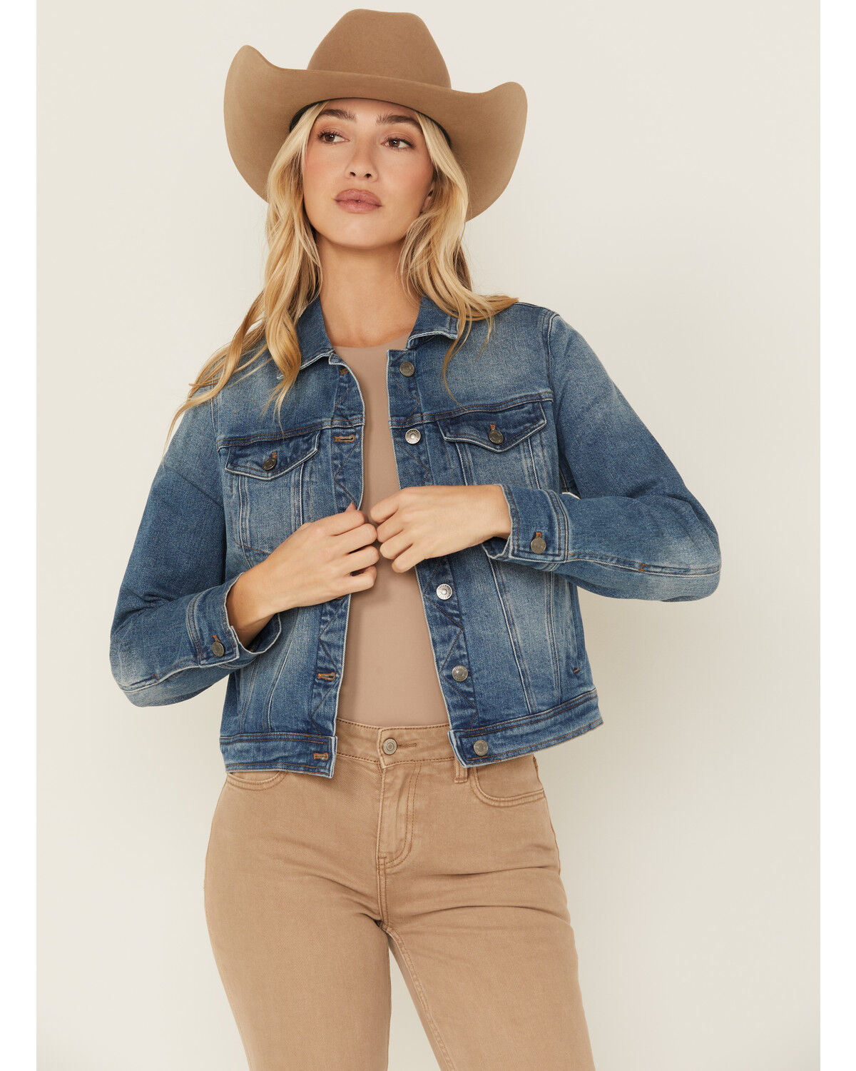 Image #1 - Shyanne Women's Leland Medium Wash Cropped Stretch Denim Jacket, Medium Wash, hi-res