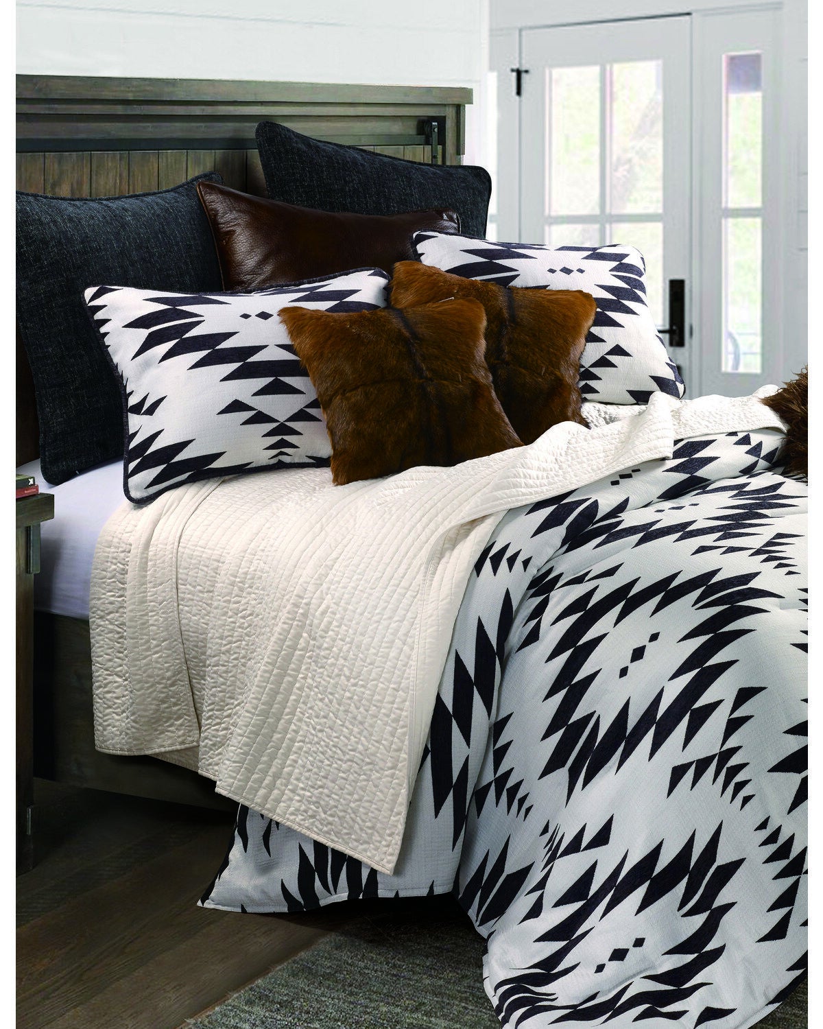 HiEnd Accents Amelia Comforter Set - 3 Piece, Black, hi-res