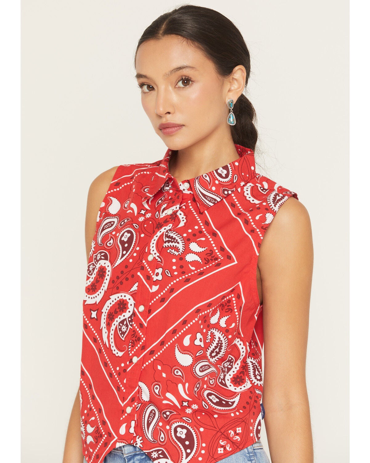 Image #2 - Wrangler Retro Women's Bandana Print Sleeveless Cropped Snap Western Shirt, Red, hi-res