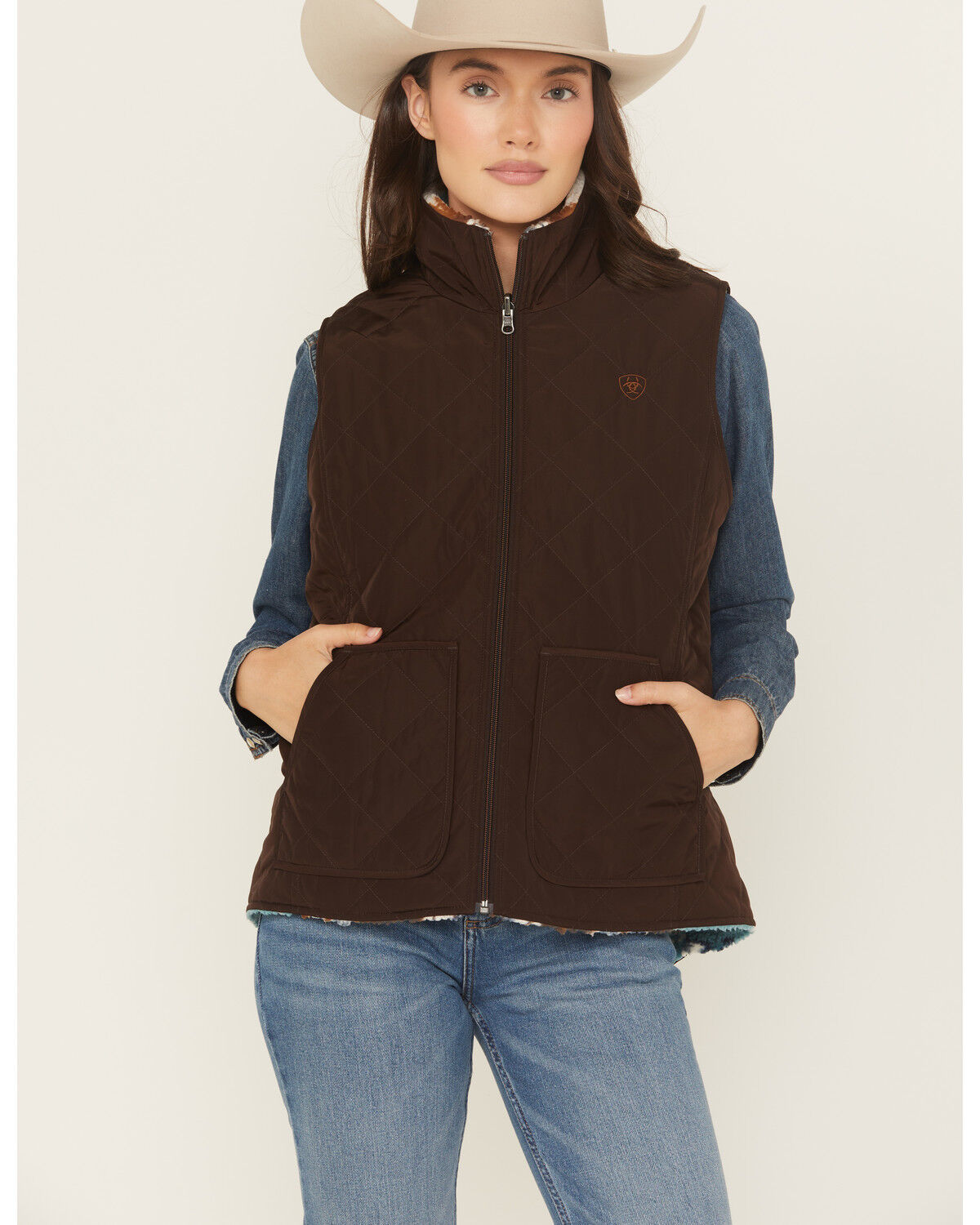 Image #1 - Ariat Women's Dilon 2.0 Reversible Insulated Vest, Black, hi-res