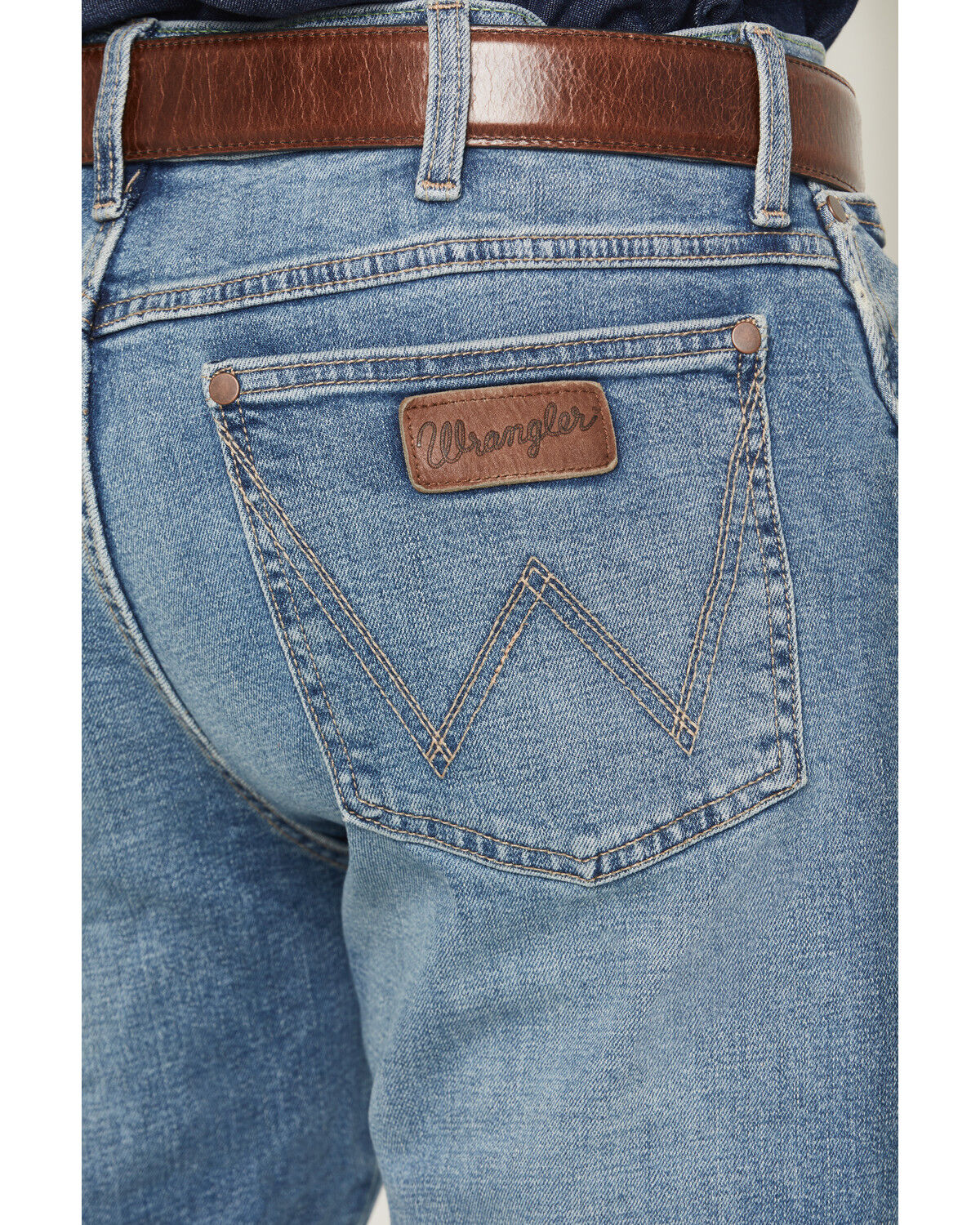 Image #4 - Wrangler Retro Men's 88MWZ Medium Wash Gralin Slim Straight Stretch Denim Jeans, Medium Wash, hi-res