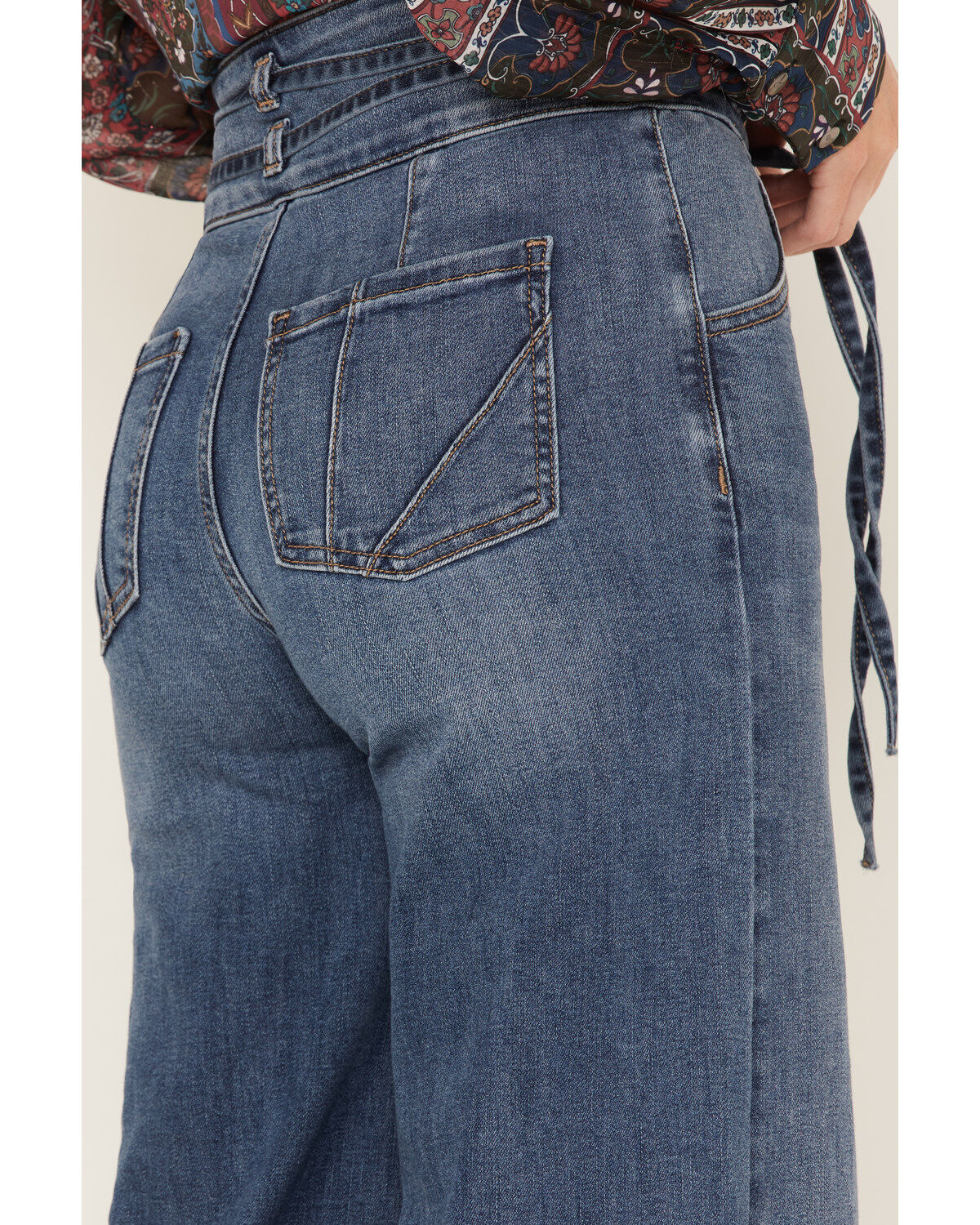 Image #4 - Shyanne Women's Medium Wash High Rise Belted Trouser Wide Jeans, , hi-res