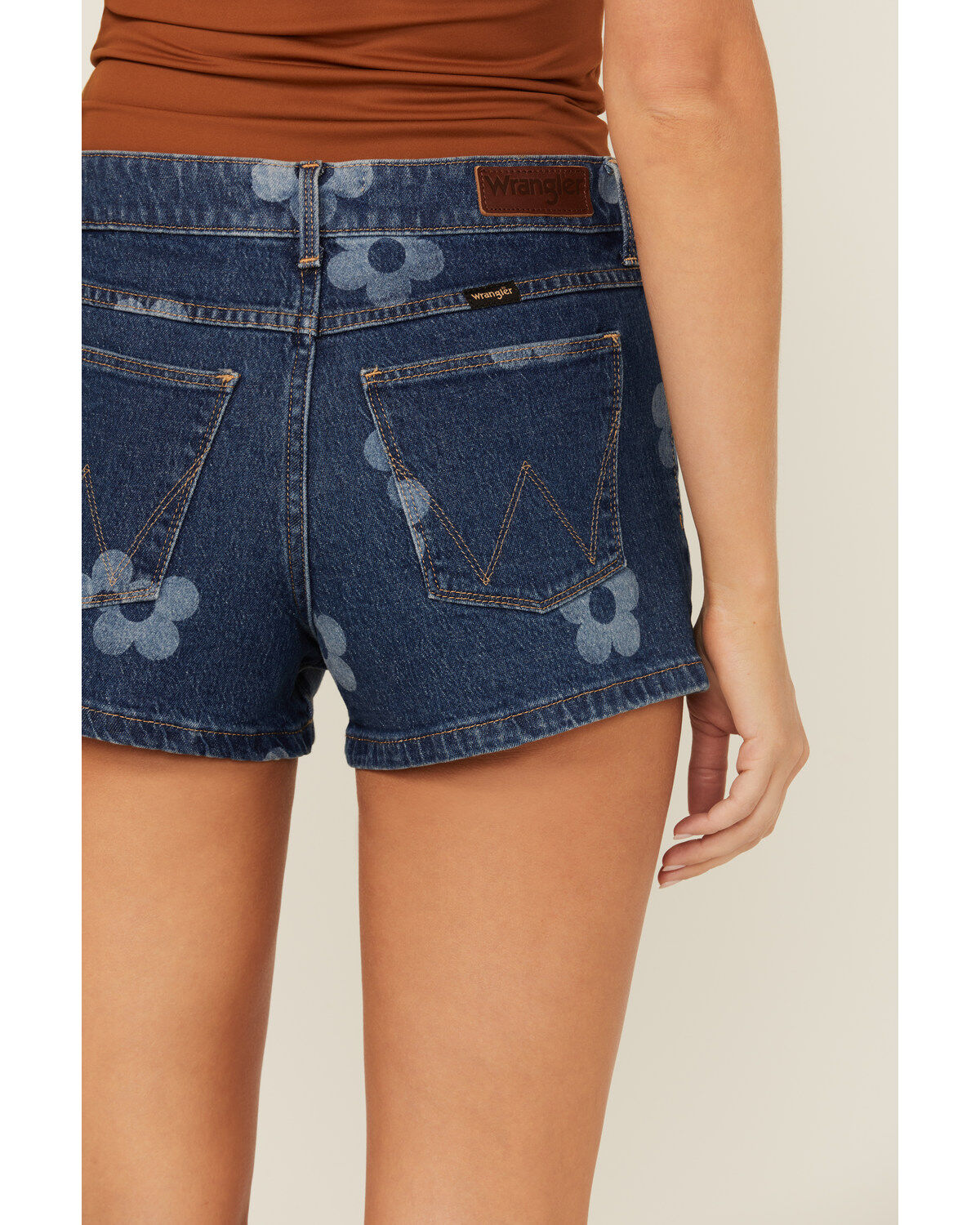 Image #4 - Wrangler Women's California Daisy Floral Print Medium Wash Mid Rise Denim Shorts, , hi-res