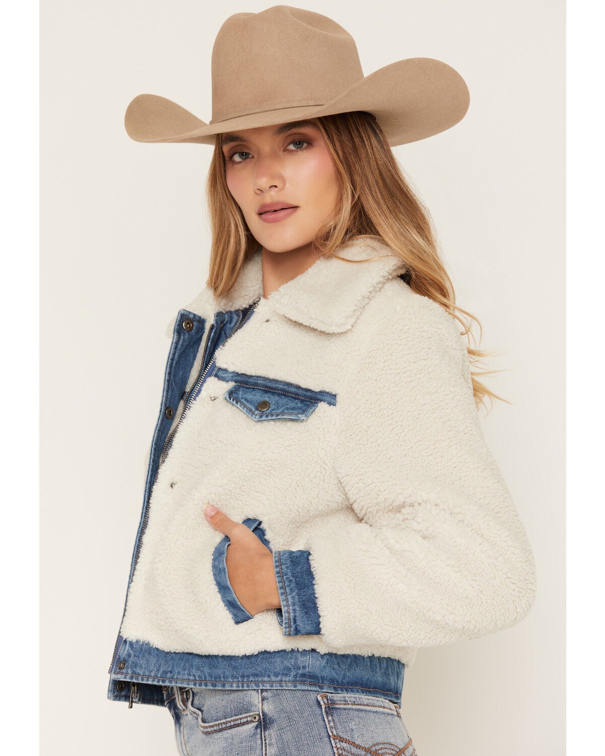 Image #2 - Levi's Women's Contrast Sherpa Jacket, Medium Wash, hi-res