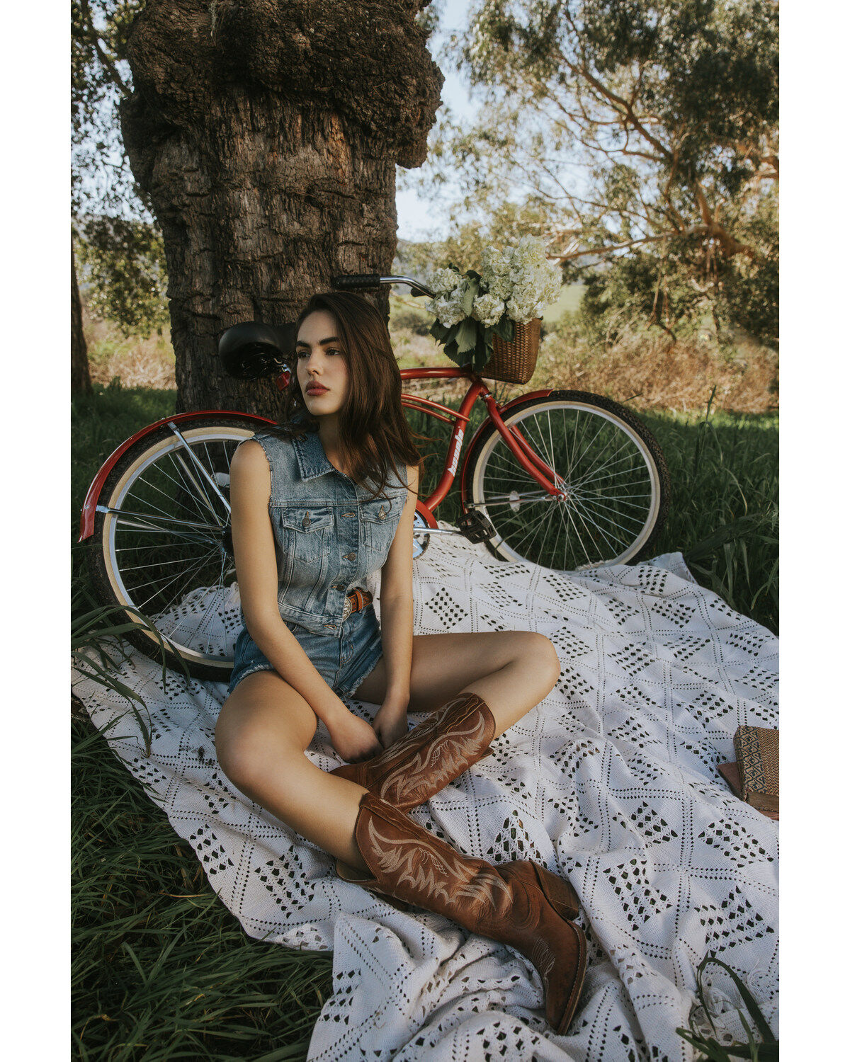 Idyllwind Women's Foster Cropped Denim Trucker Vest, Black, hi-res