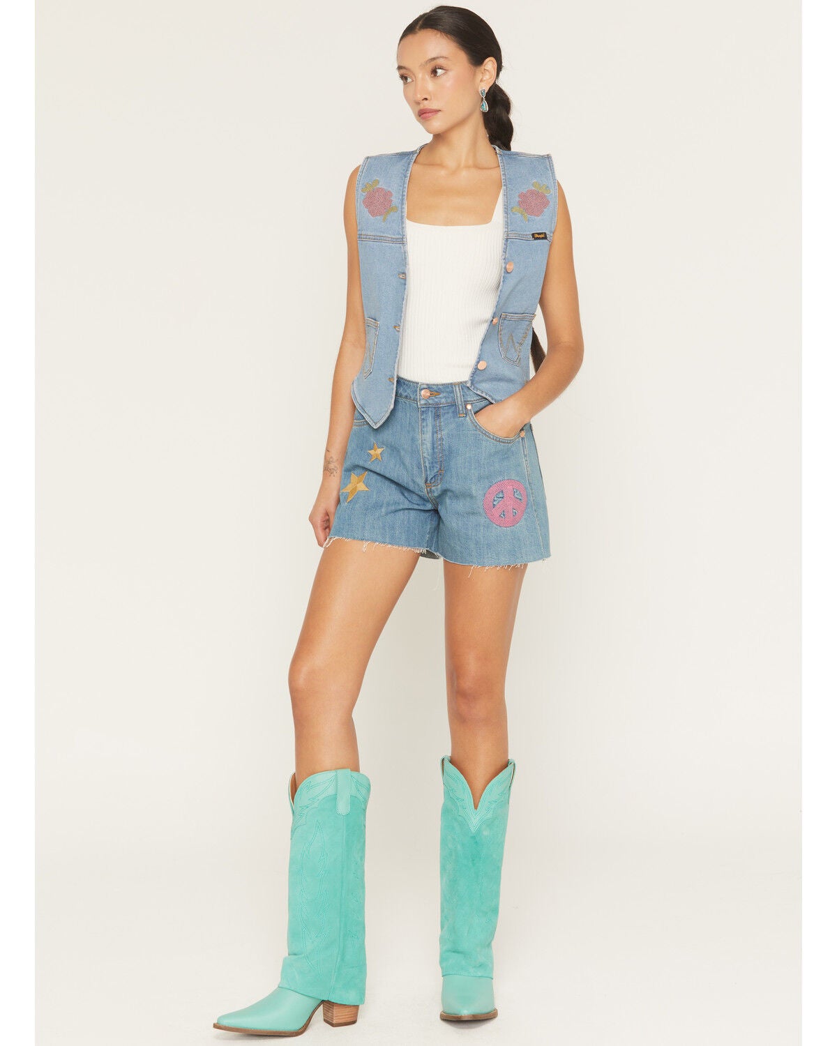 Wrangler X Lainey Wilson Women's Medium Wash High Rise Cowboy Embroidered Denim Shorts, Medium Wash, hi-res