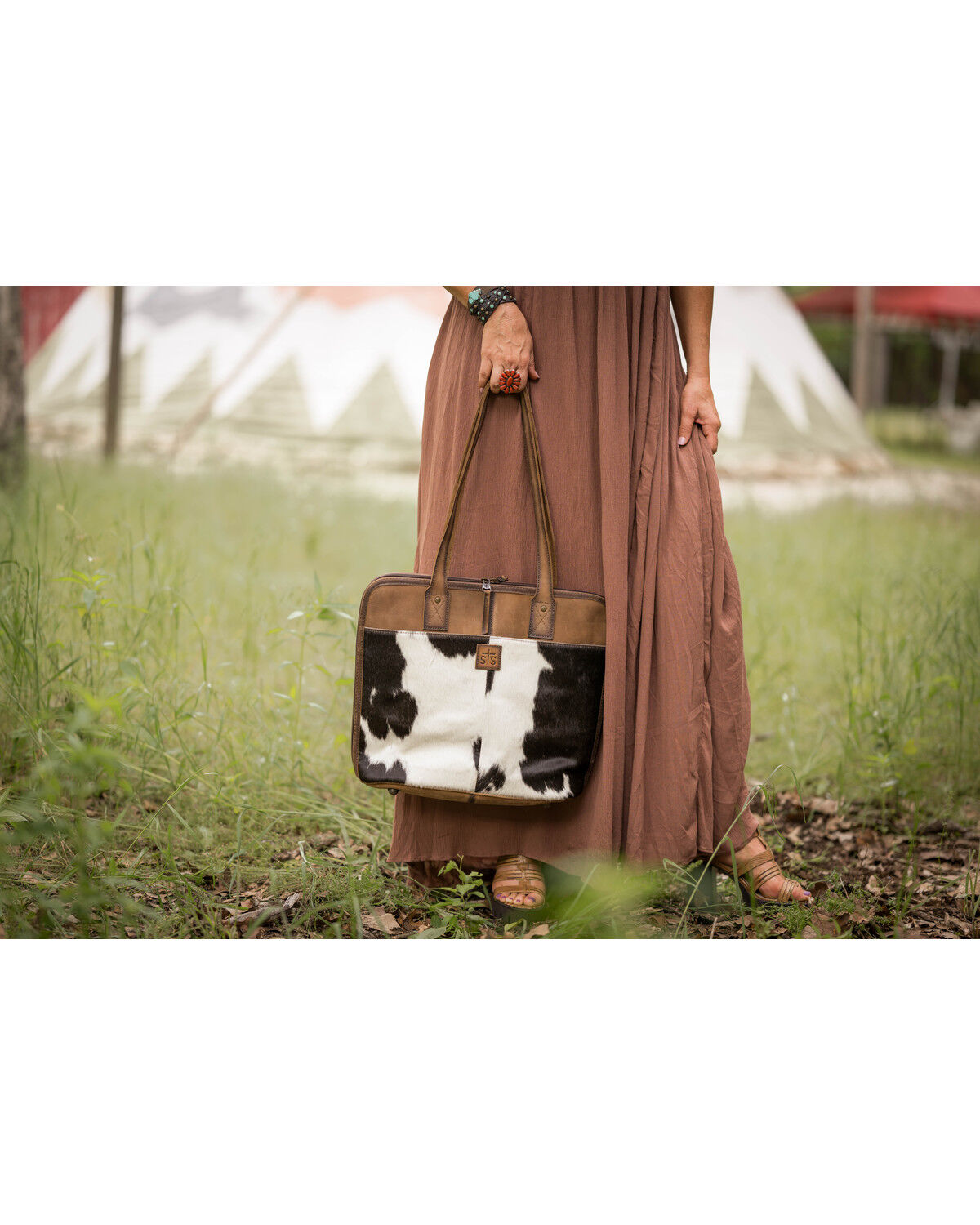 STS Ranchwear By Carroll Women's Cowhide Shopper Laptop Carrying Case