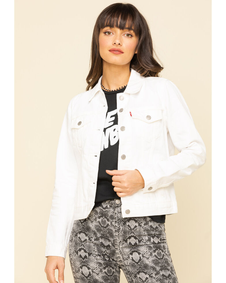 white levis outfit