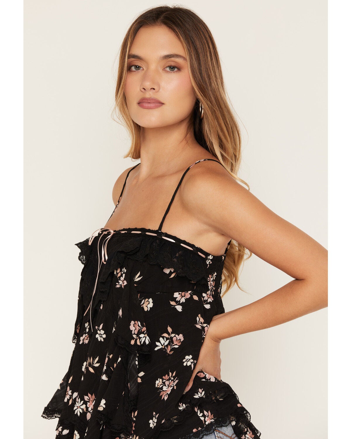 Image #2 - Wild Moss Women's Floral Print Sleeveless Hanky Hem Cami, Black, hi-res