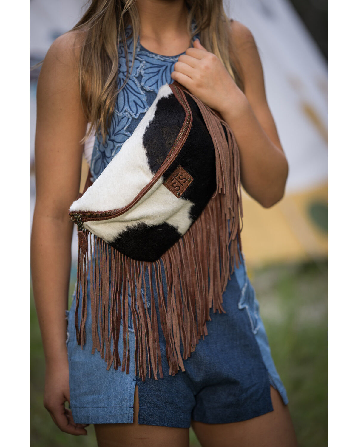 STS Ranchwear By Carroll Women's Indie Cowhide Hildy Belt Bag